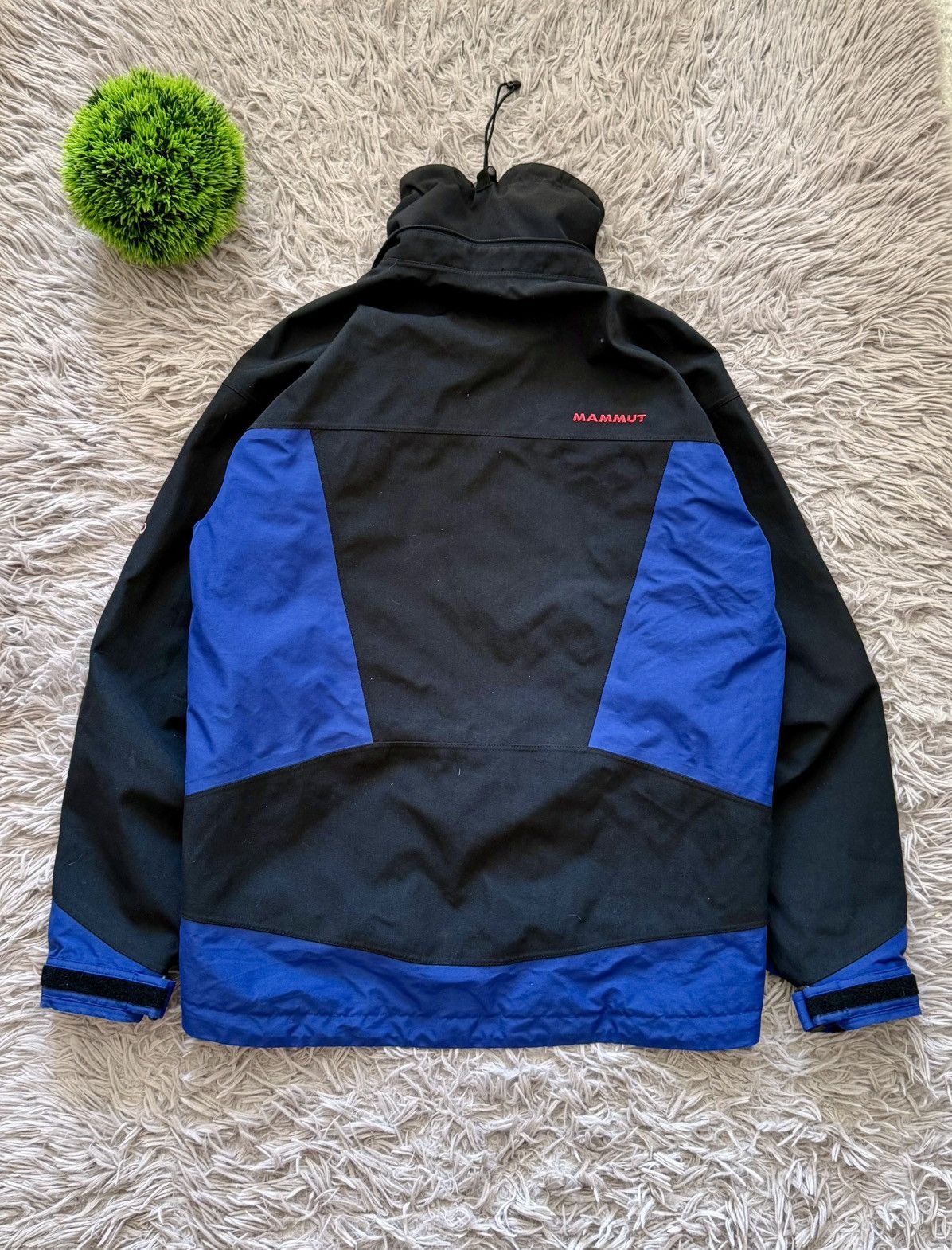 Mammut 00s Mammut Extreme Windbreaker Light Jacket Gore-Tex XCR Size US S / EU 44-46 / 1 - 13 Thumbnail