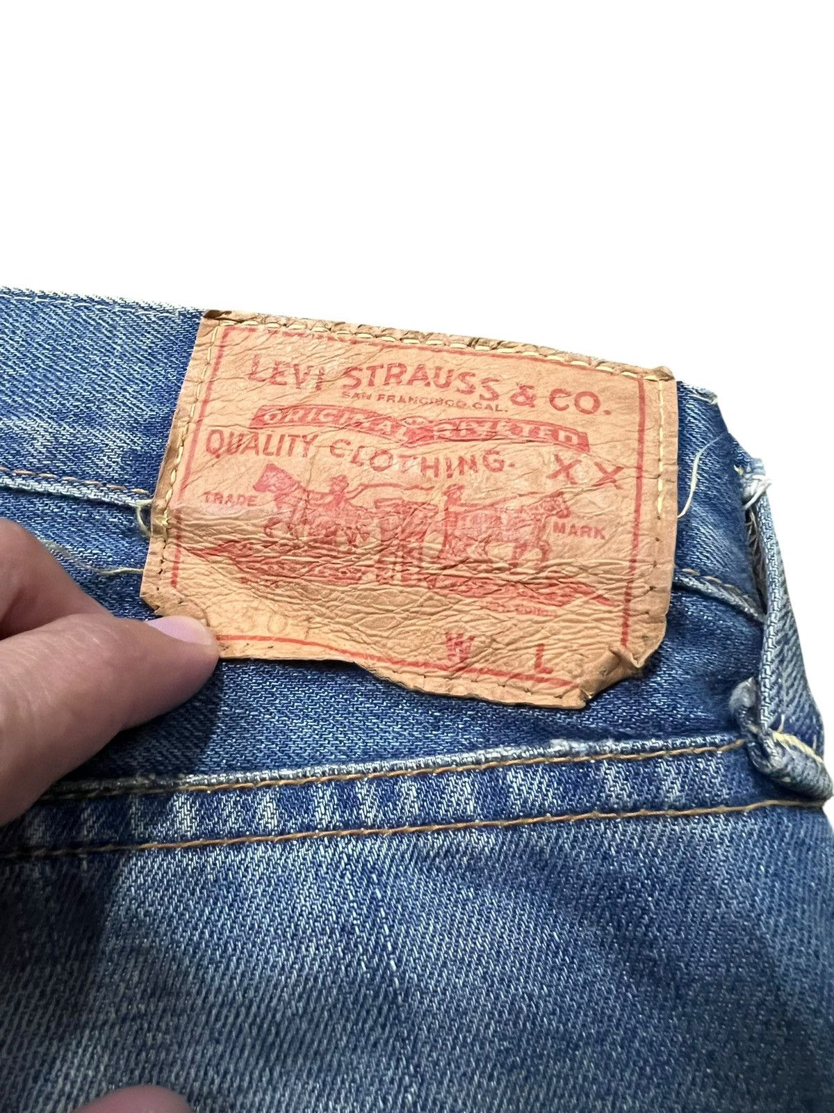 Levi's Vintage Levi’s 501 Big E Selvedge Distressed Mud Wash Jean Size US 30 / EU 46 - 19 Thumbnail
