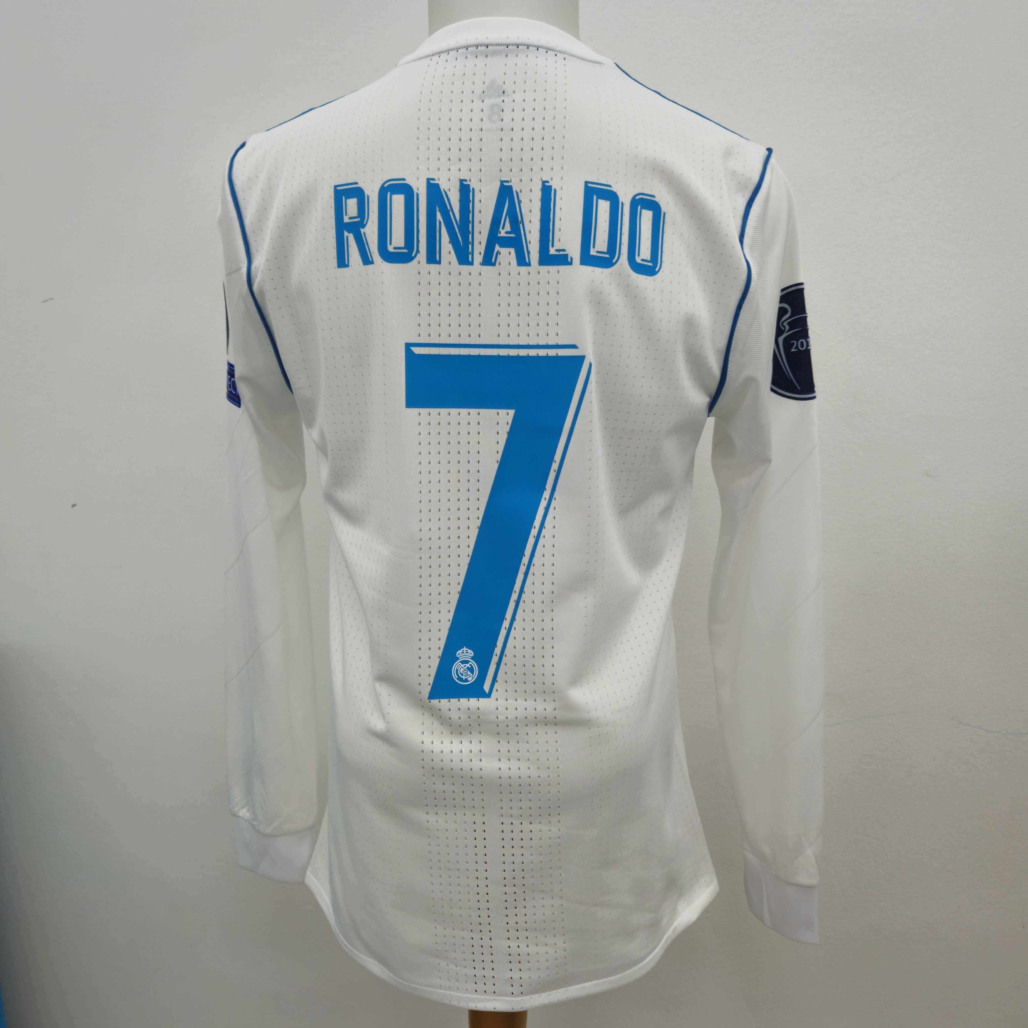 ウェア REAL MADRID - 2017/2018 (Home) adidas Real Madrid 2017-18 Home Replica Jersey | WeGotSoccer.com