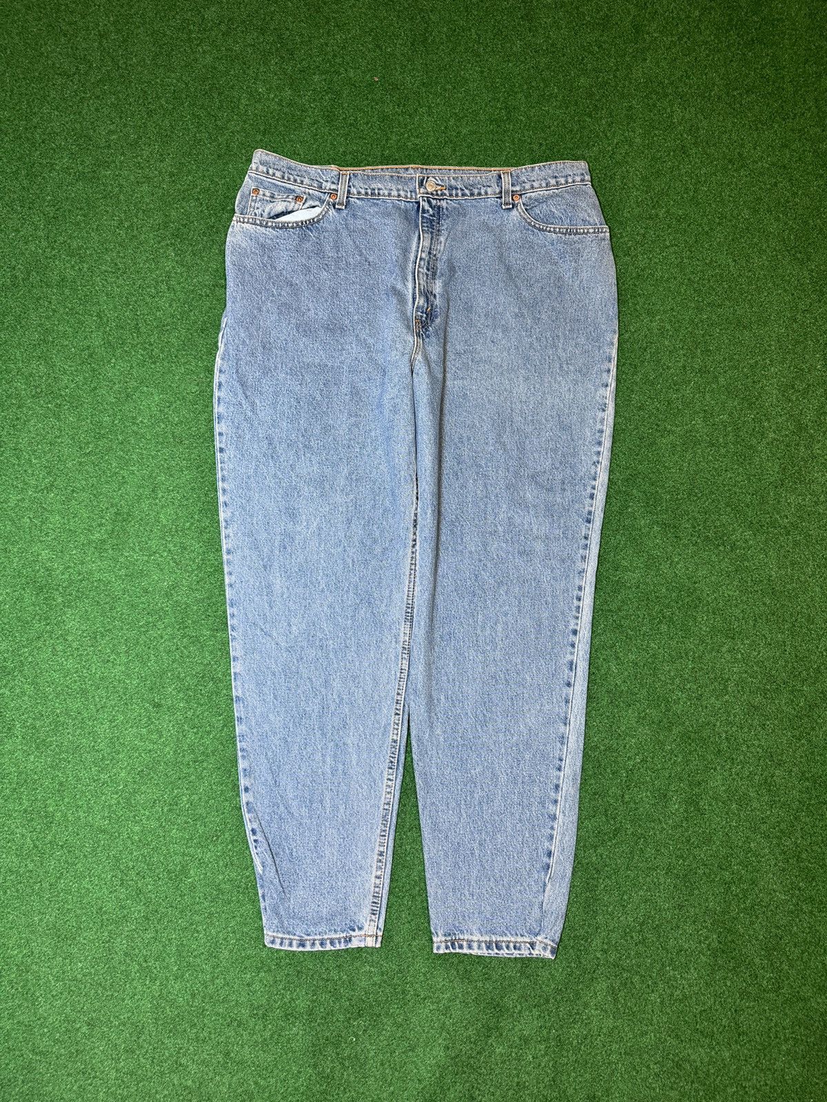 Levi's × Levi's Vintage Clothing × Vintage Vintage 90s Levi’s 550 Relaxed Taper 42x34 Light Wash Jeans Size 42" / US 20 - 3 Thumbnail