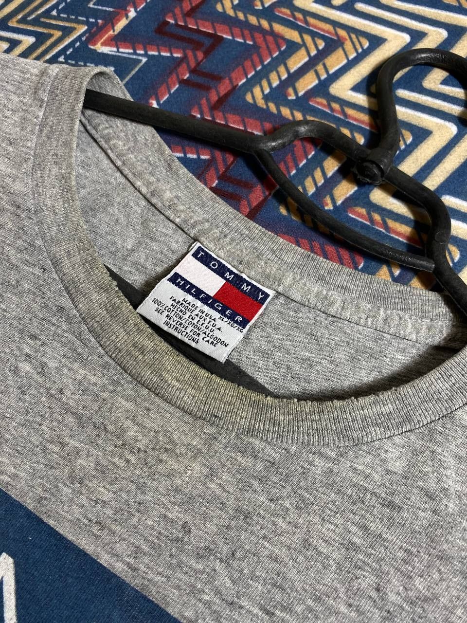 Tommy Hilfiger × Vintage Tommy Hilfiger vintage big logo t-shirt size XL made in USA Size US XL / EU 56 / 4 - 4 Thumbnail