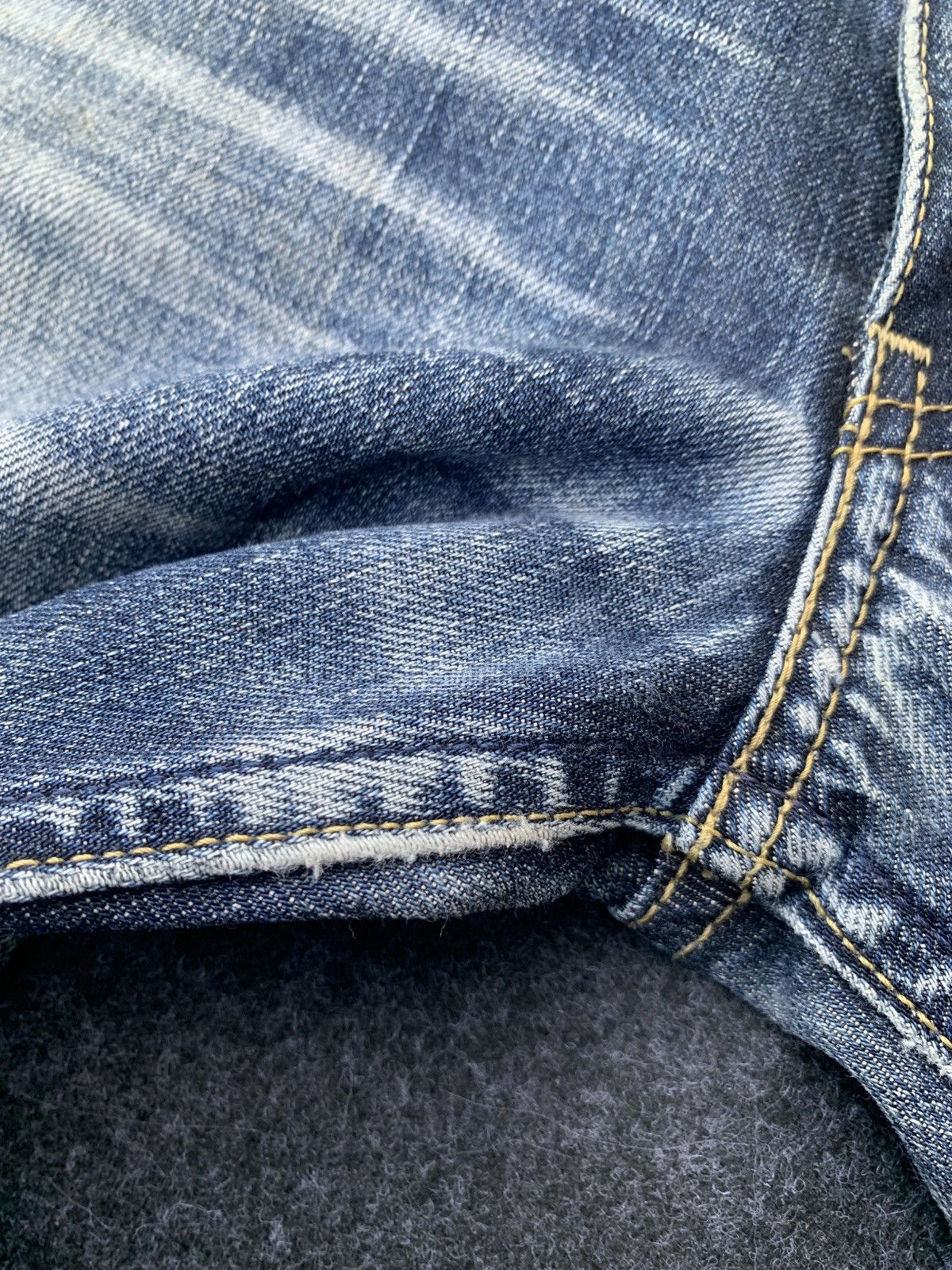 Levi's Y2K Levi’s 503 – CRAZY VINTAGE FADE 🔥 Size US 31 - 13 Thumbnail