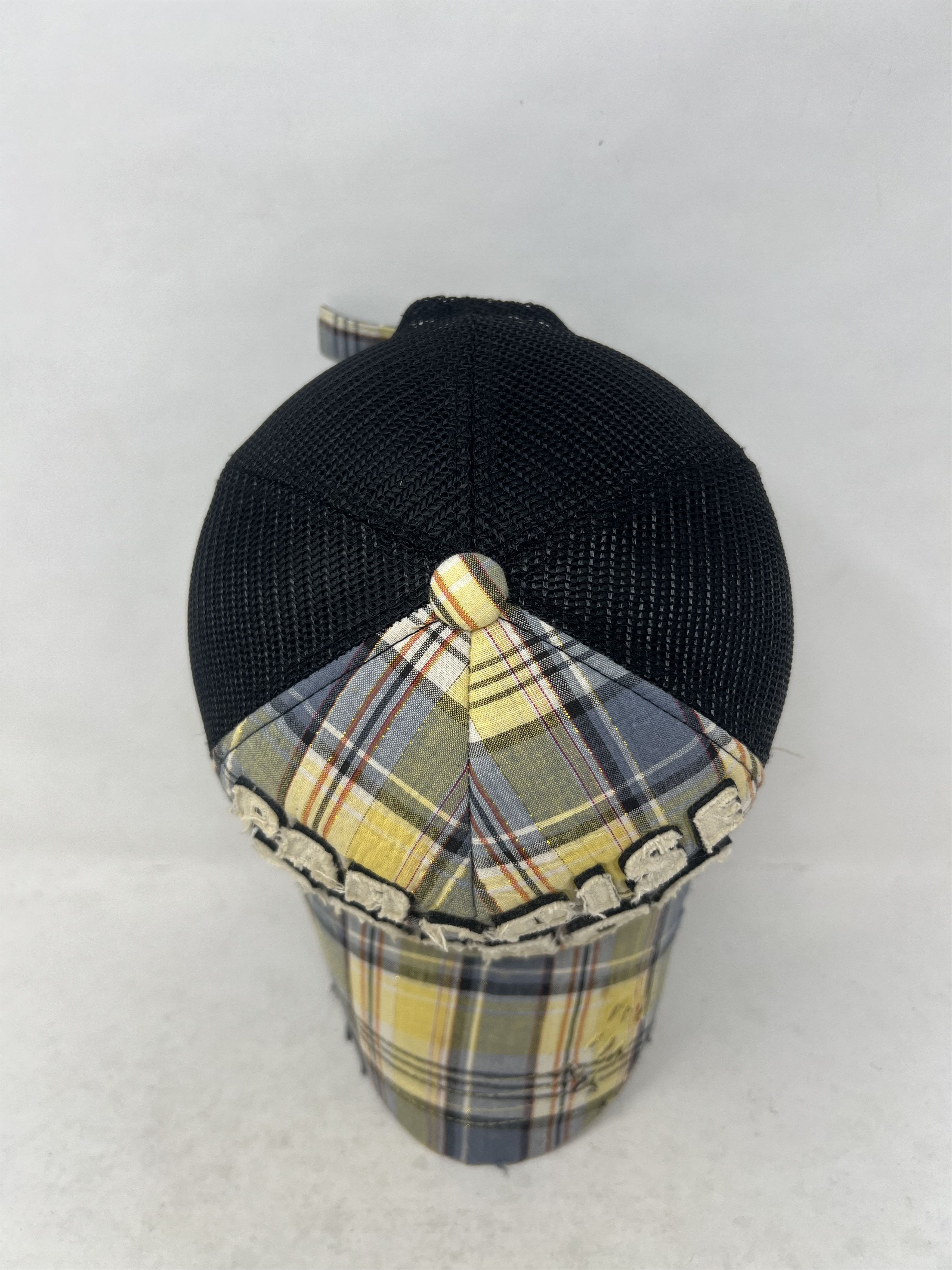 20471120 Distressed Plaid Pattern Trucker Hat Size ONE SIZE - 6 Thumbnail