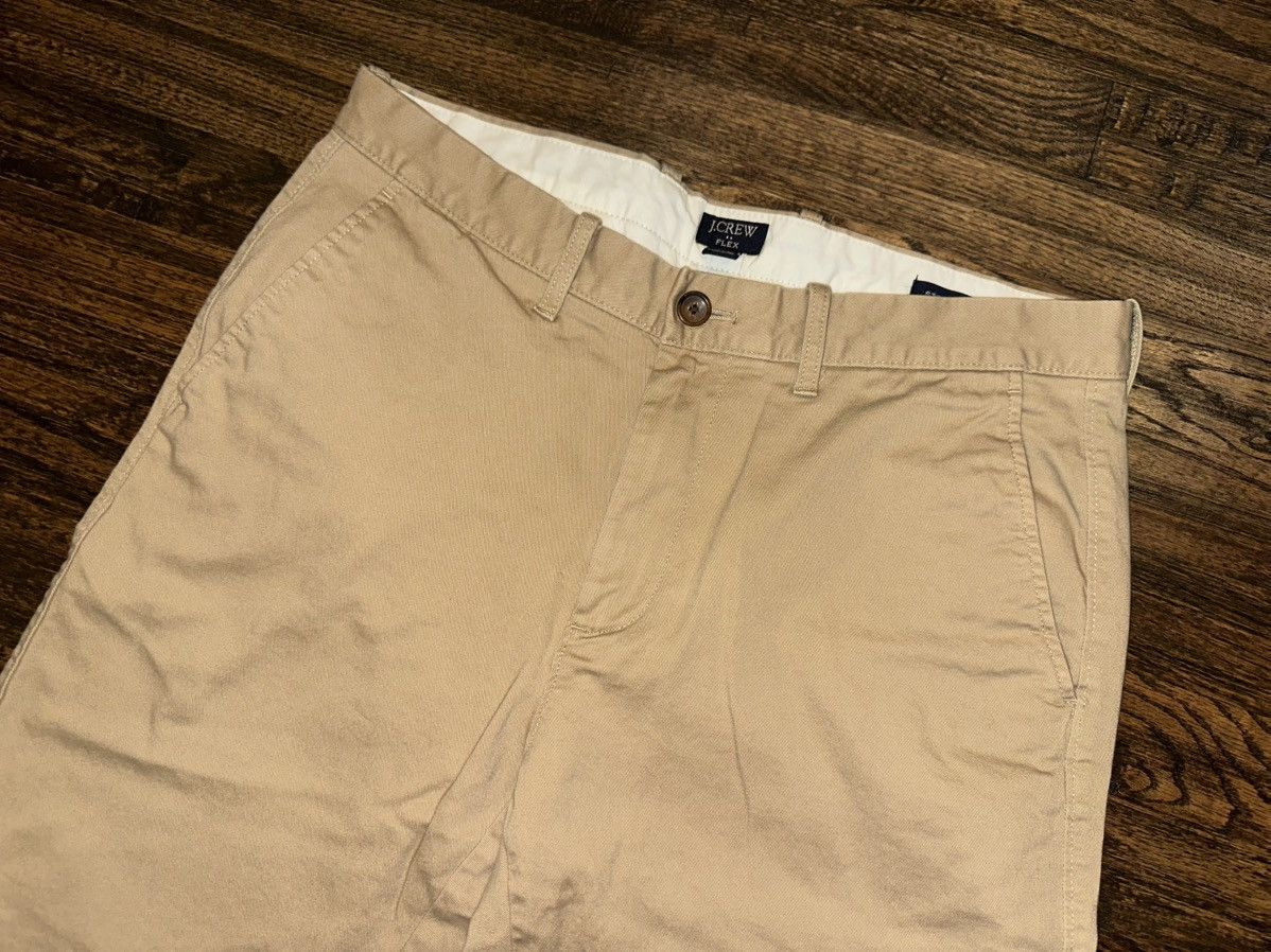 J.Crew J. Crew Straight-Fit Flex Chino Pant Khaki Size 32 X 32 Size US 32 / EU 48 - 5 Thumbnail