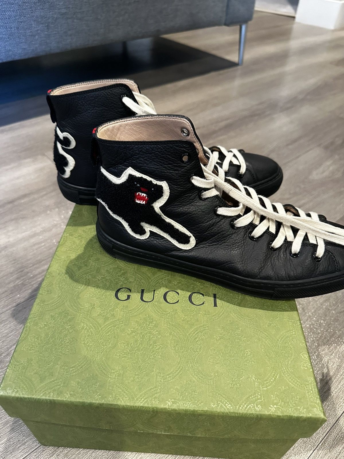 ノ*オ様 Gucci ラバースタッズハイカットレザースニーカー ブラック