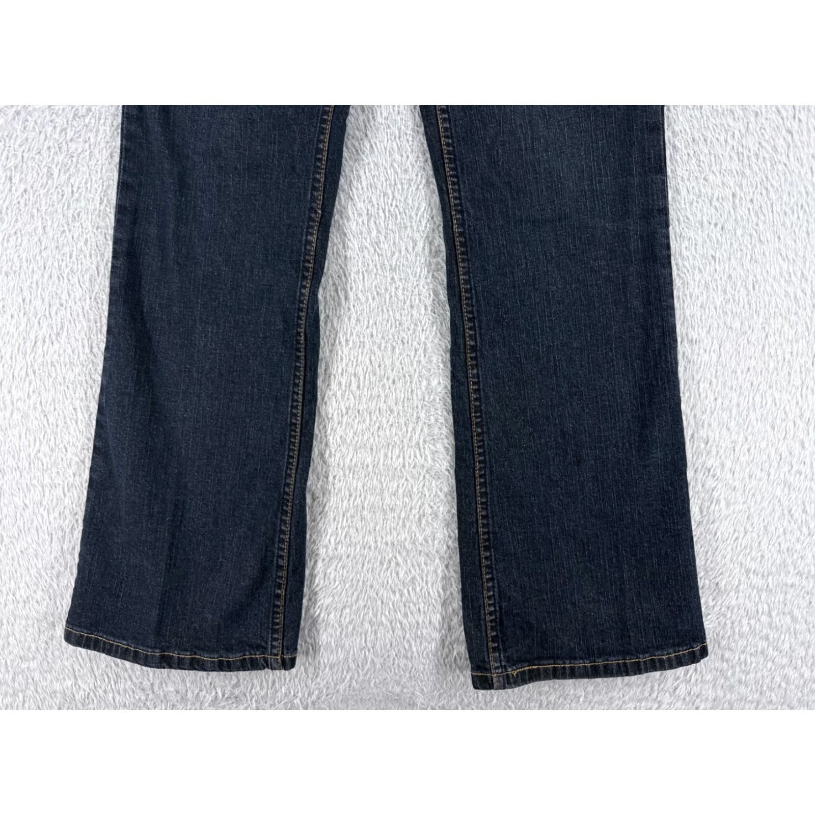 Levi's Levi's Women’s Bootcut Jeans 26x30 Denim Dark Wash Mid Rise 5-Pocket Zipper 2010s Fashion Size 27" / US 4 / IT 40 - 2 Thumbnail