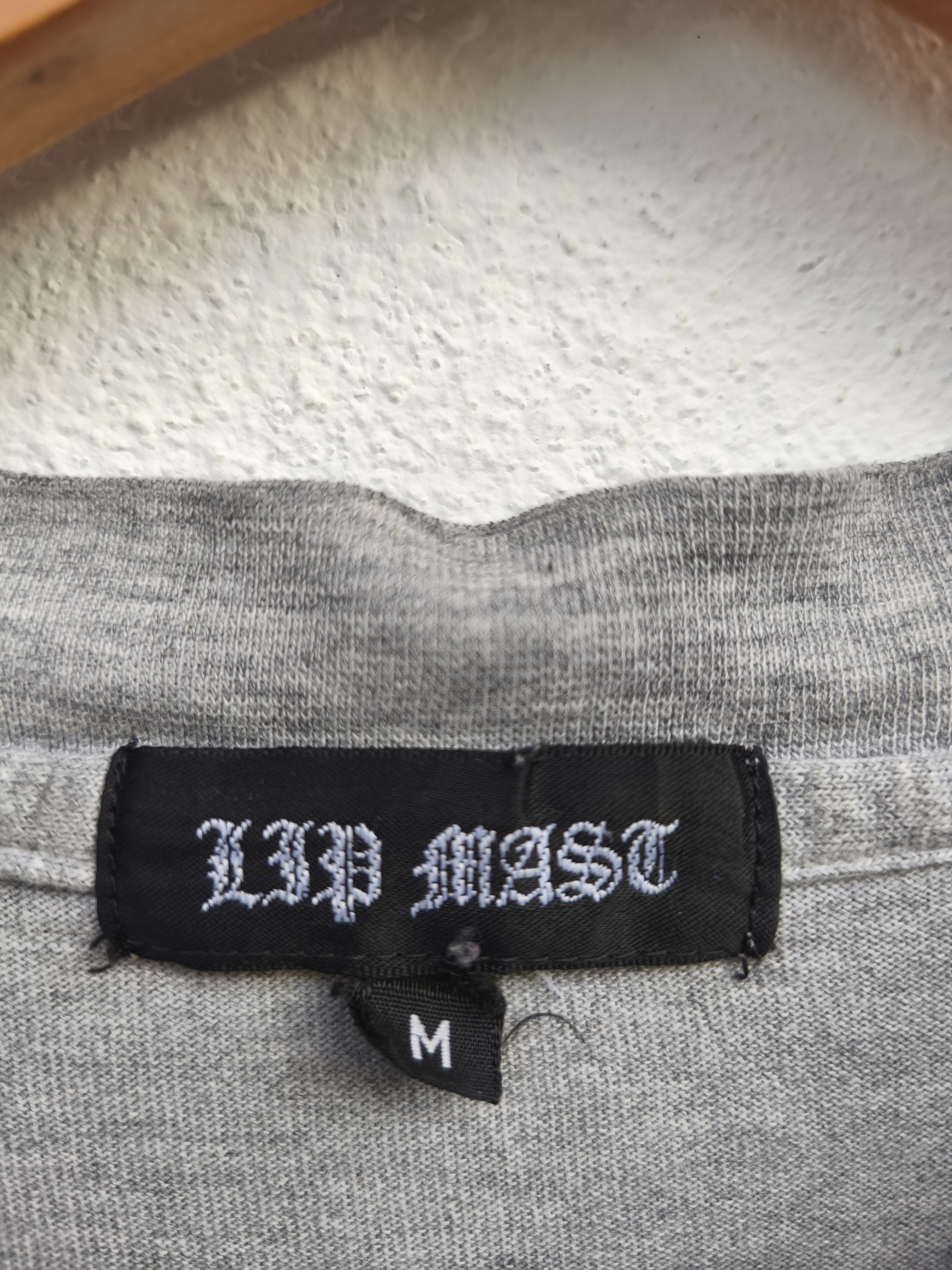 Vintage 🔥 Vintage y2k Trashed Vintage Lip Mast t shirt long sleeve Size US M / EU 48-50 / 2 - 6 Thumbnail