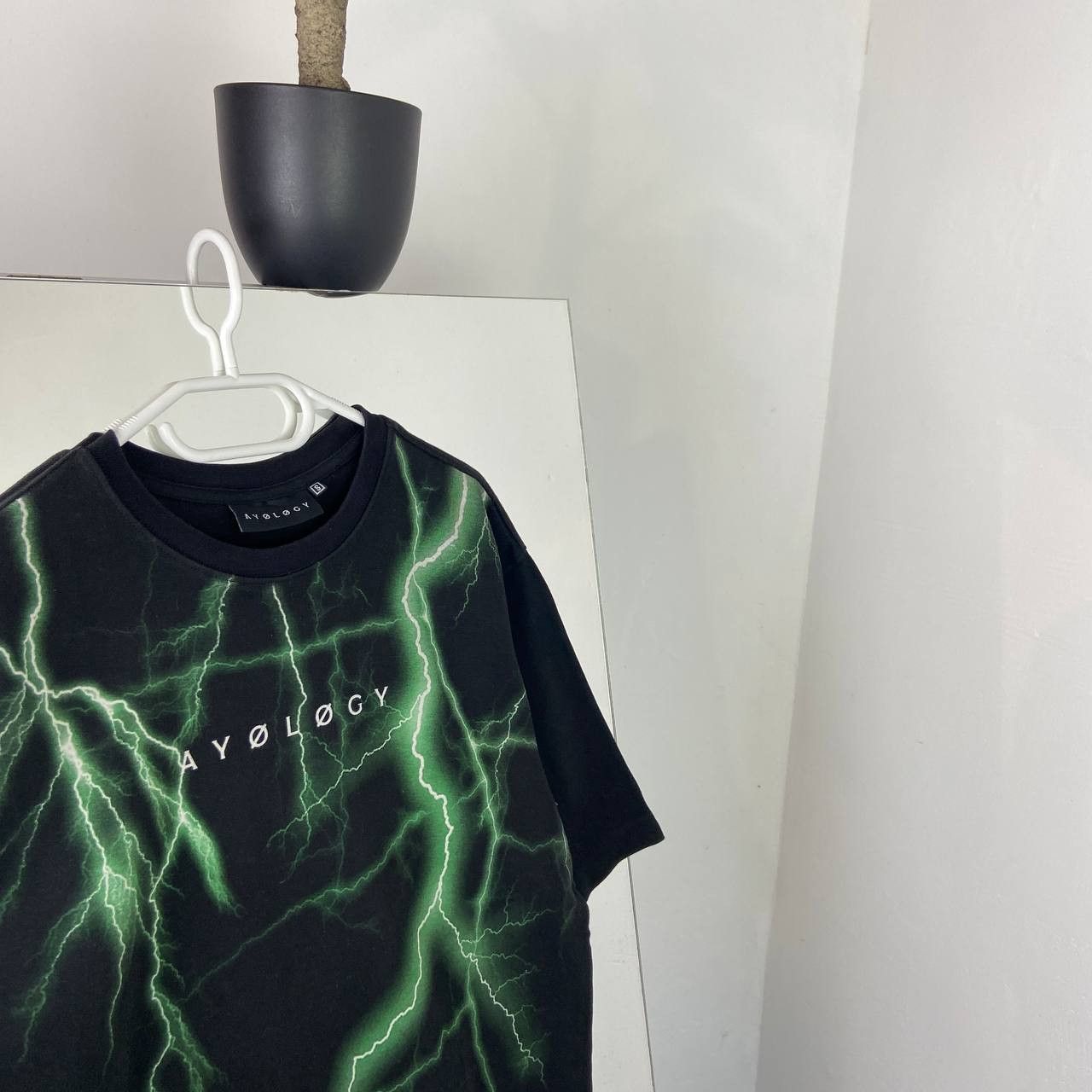 Vintage Ayology Boxy Fit Oversized Lightning Style T-Shirt Size US S / EU 44-46 / 1 - 3 Thumbnail