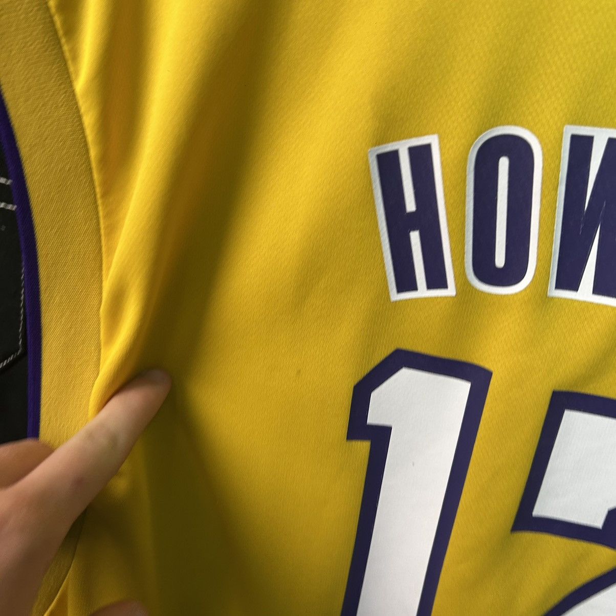 Adidas Vintage NBA Adidas Lakers 12 Howard Basketball Jersey size L Size US L / EU 52-54 / 3 - 14 Thumbnail