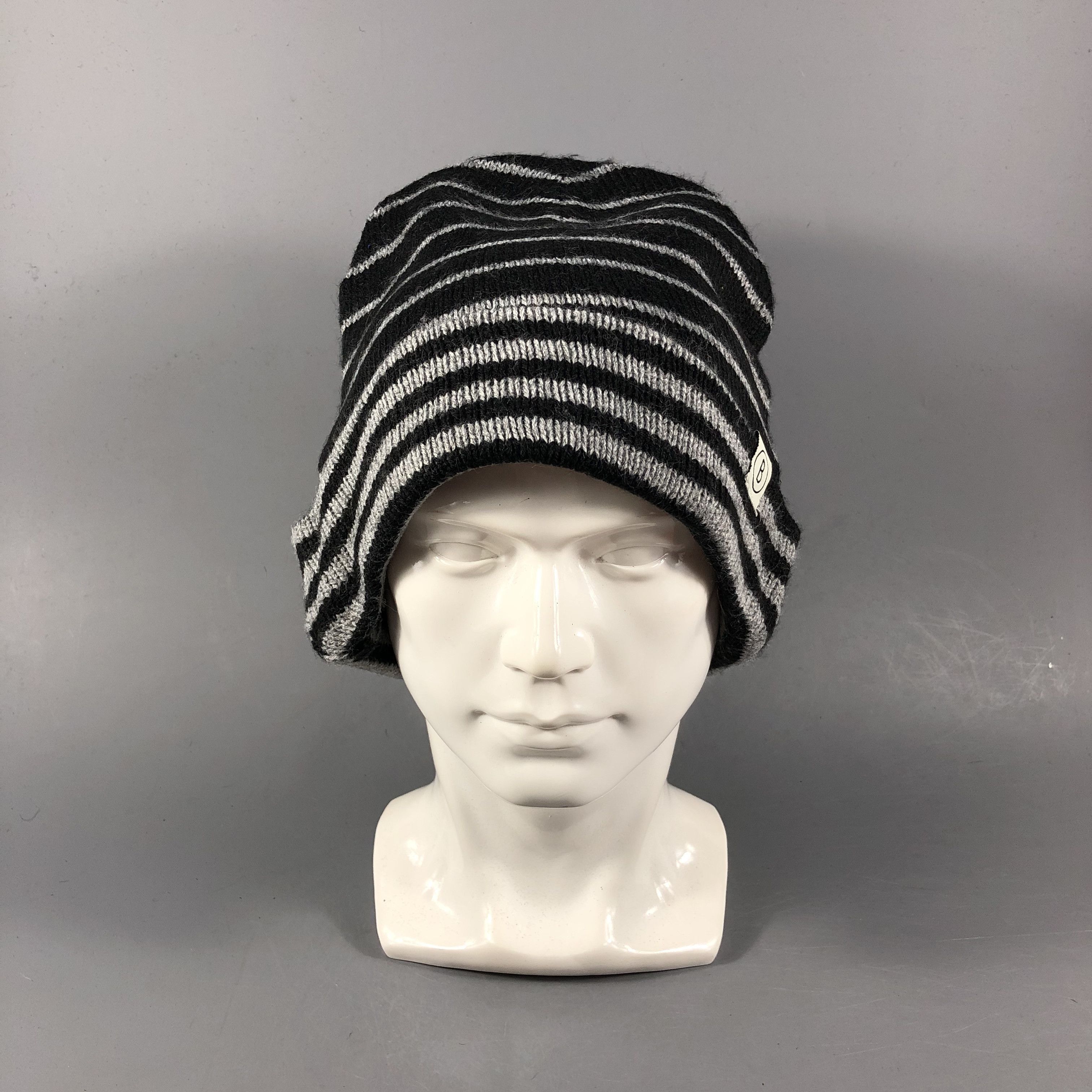 Vintage B Striped Slouchy Beanie Snowcap Snow Hat B894 Size ONE SIZE - 1 Thumbnail