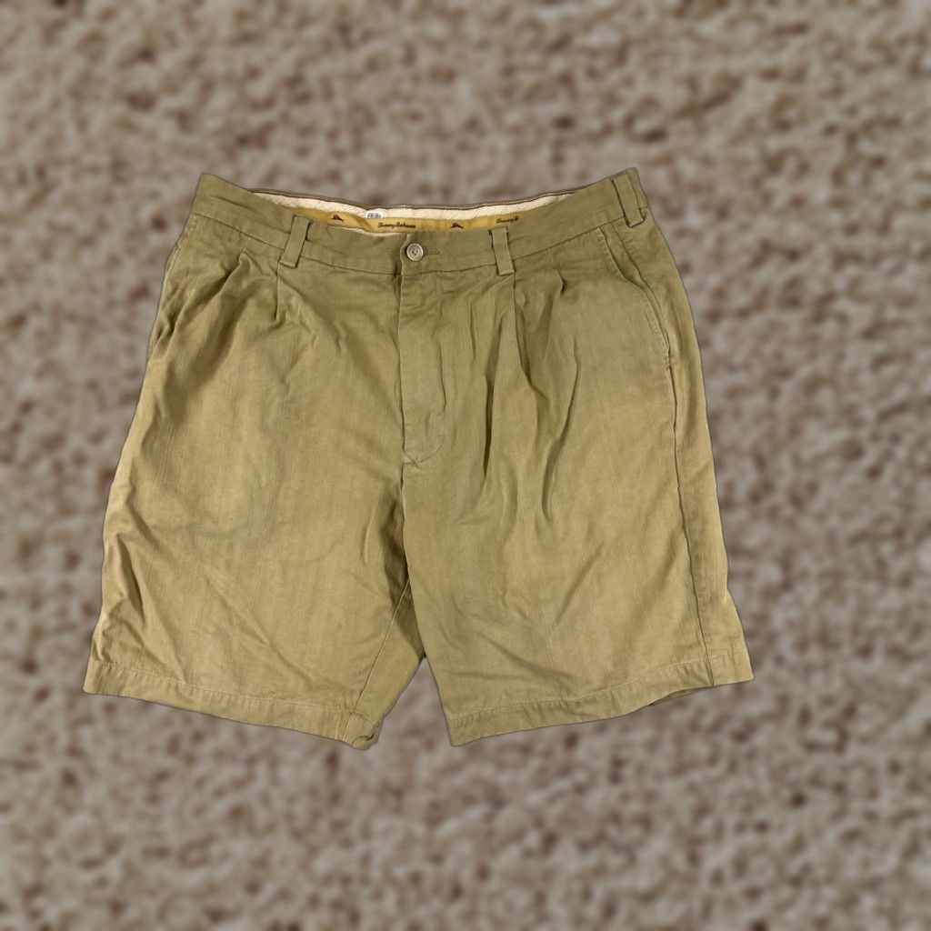 Tommy Bahama VINTAGE Tommy Bahama Shorts Mens 34 Beige Pleated Silk Bermuda Beach Resort 100% Silk Quick Dry Pockets Regular Mens Size US 33 - 1 Thumbnail