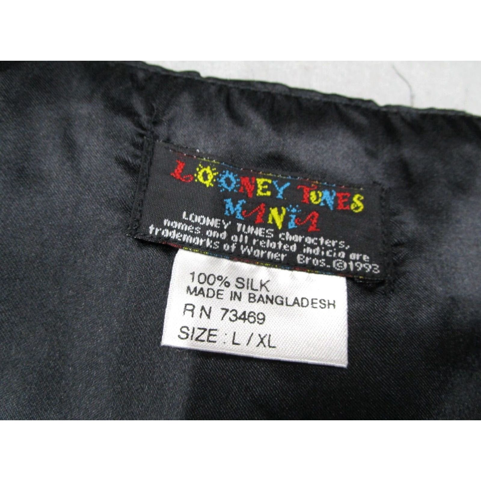 Vintage Vintage Looney Tunes Men's Large Black Silk Button-Up Vest Cartoon Bugs Bunny Tweety Bird Retro 80s 90s Size US L / EU 52-54 / 3 - 2 Thumbnail