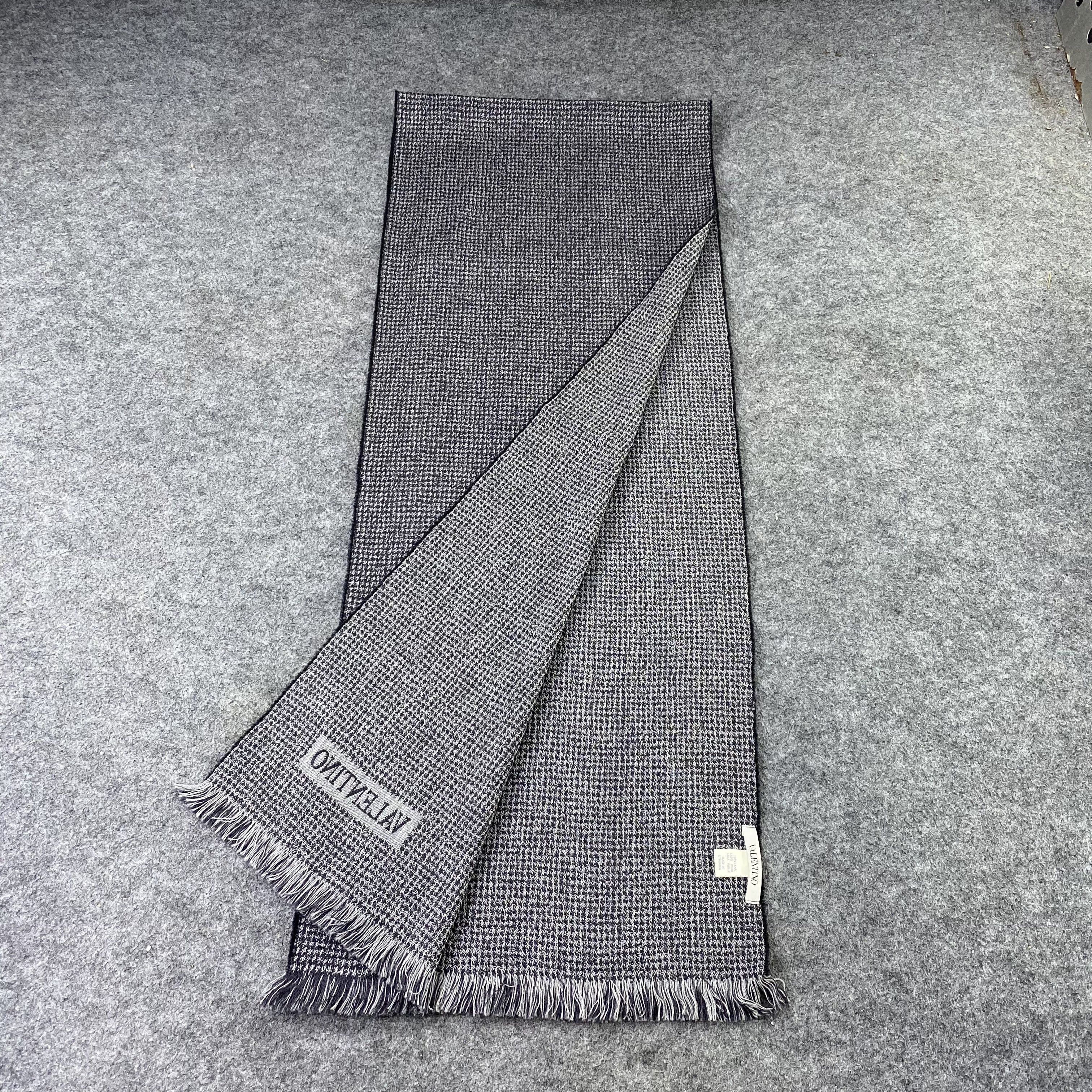 Valentino Valentino Wool Scarf / Muffler / Neckwear T1318 Size ONE SIZE - 3 Thumbnail