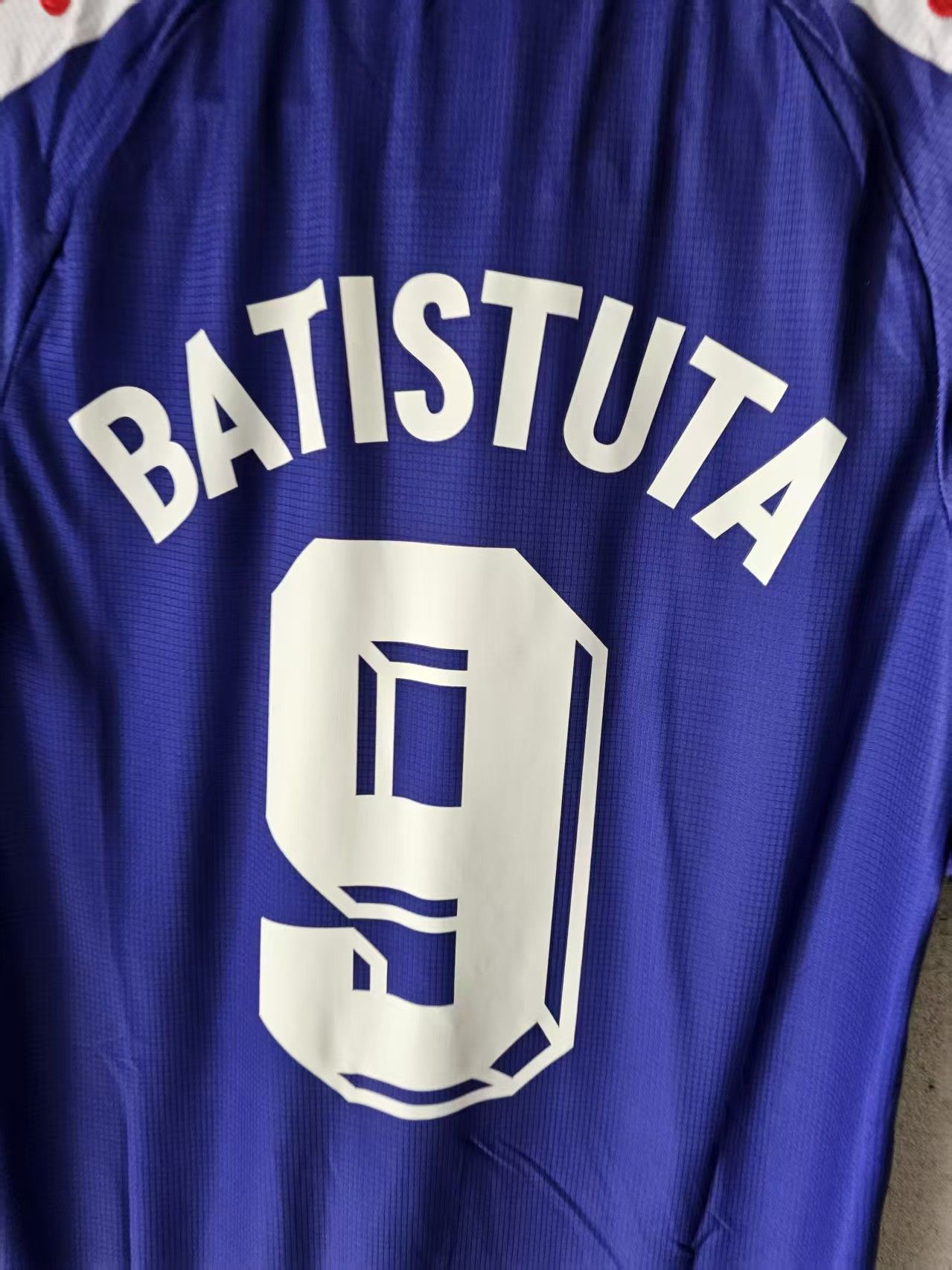 Other ACF Fiorentina #9 BATISTUTA Jersey Size US S / EU 44-46 / 1 - 6 Thumbnail