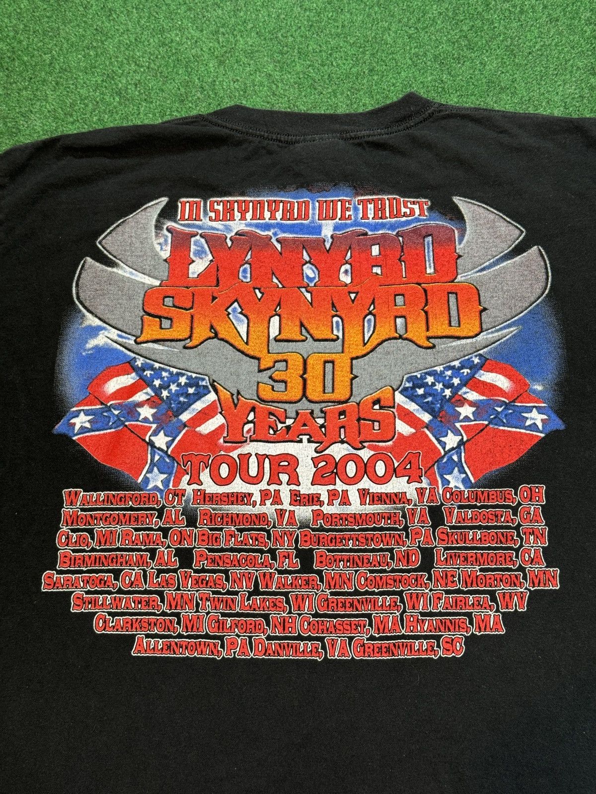 Band Tees × Gildan × Vintage Vintage Y2K Lynyrd Skynyrd 2004 Tour Band T Shirt Size US L / EU 52-54 / 3 - 4 Thumbnail
