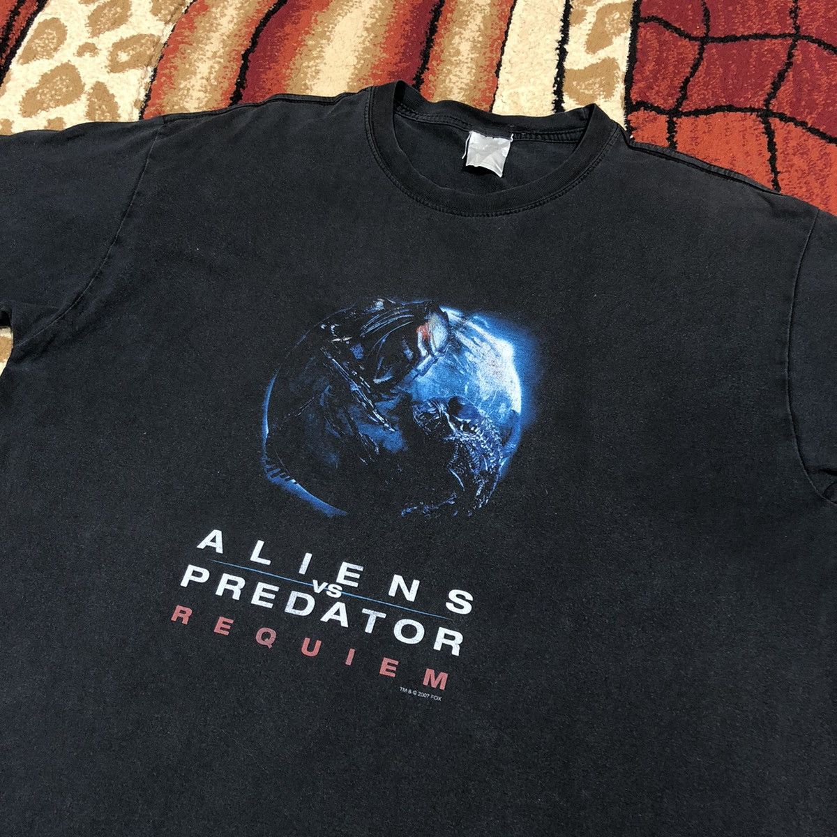 Band Tees Vintage 2007 Aliens Vs Predator Requiem Movie Promo Shirt Size US L / EU 52-54 / 3 - 1 Thumbnail