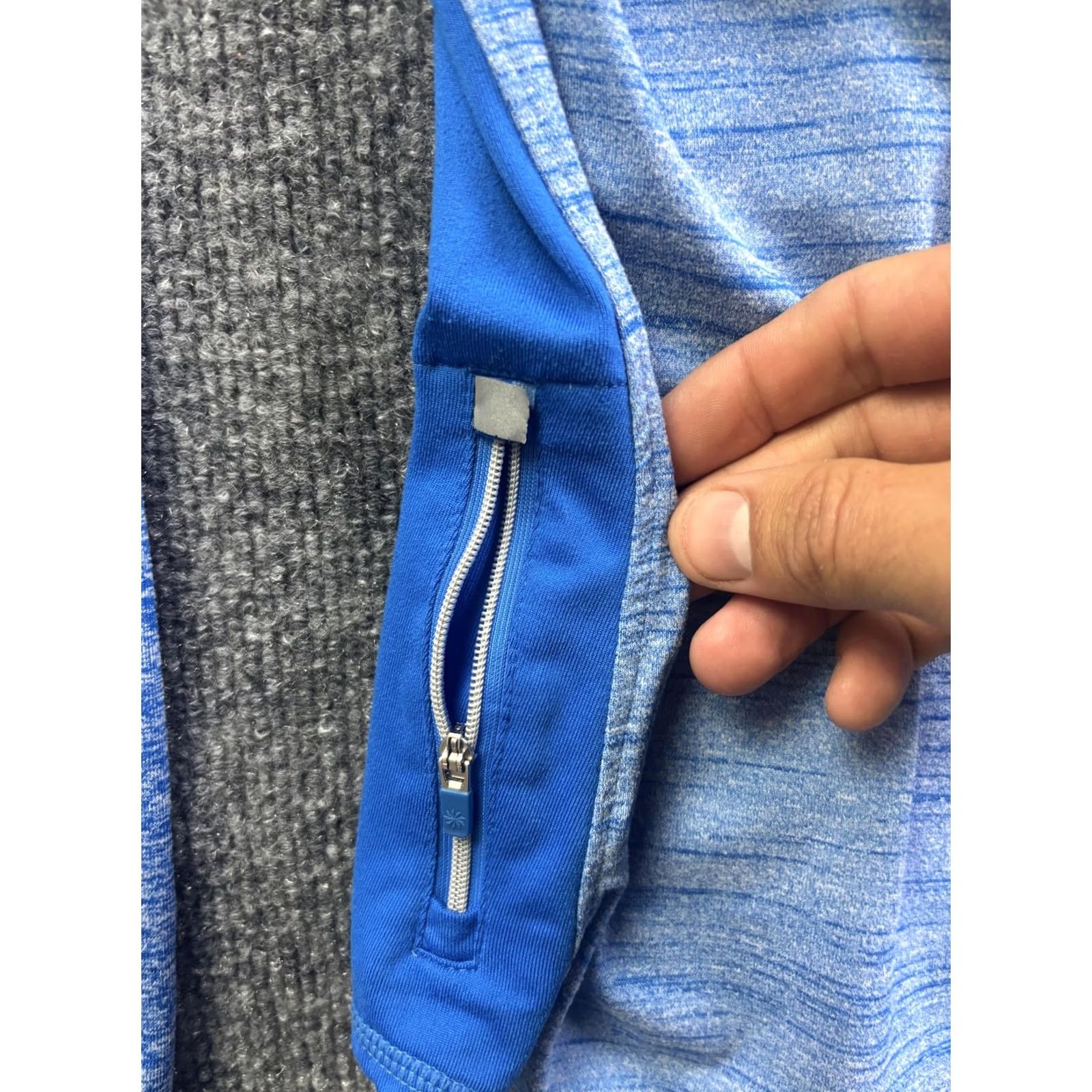 Athleta Athleta Womens L Blue 1/4 Zip Mock Neck Long Sleeve Pullover Athletic Top (Lightweight, Moisture Wicking) Size L / US 10 / IT 46 - 5 Thumbnail