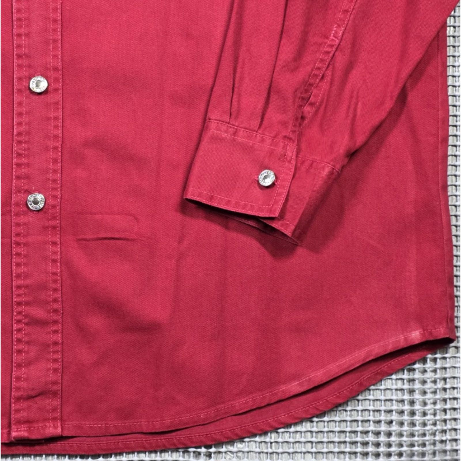 Levi's VINTAGE Levi's Red Tab Denim Shirt L Men Red 90s Workwear Button-Up with Pockets Size US L / EU 52-54 / 3 - 4 Thumbnail