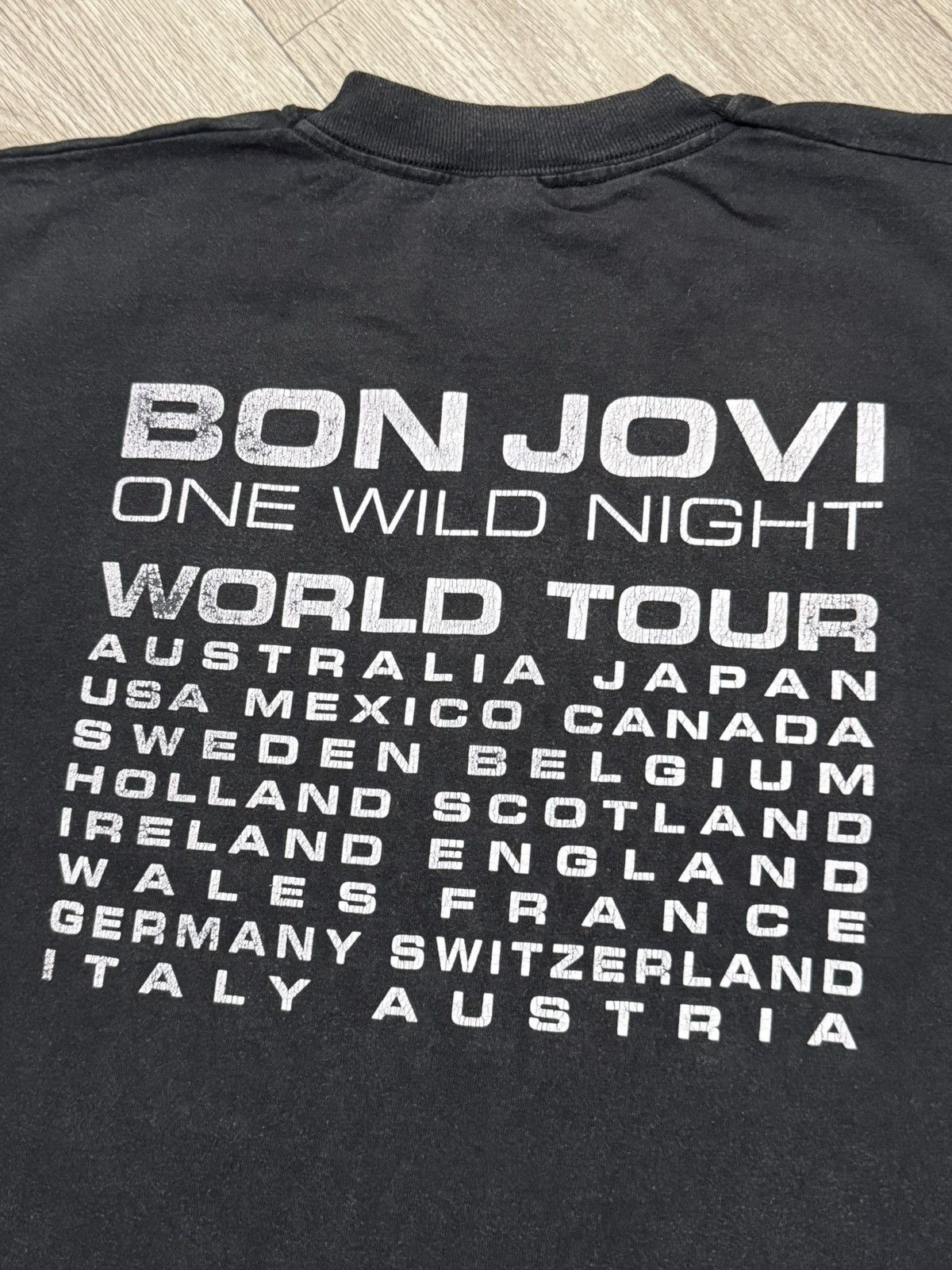 Band Tees 🔷Vintage Bon Jovi “One Wild Night Live” 2001 T-shirt🔷 Size US L / EU 52-54 / 3 - 7 Thumbnail