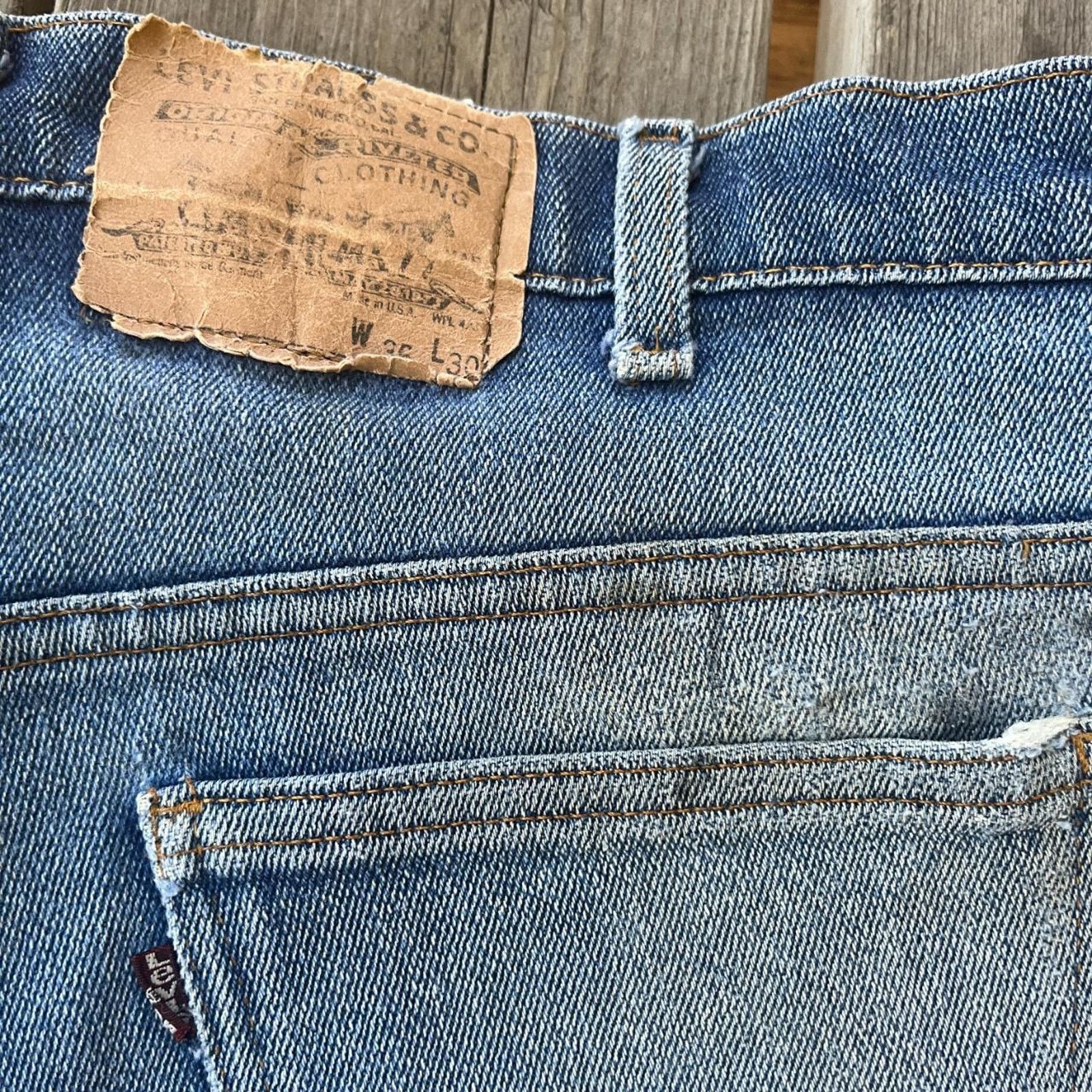 Levi's × Vintage 70s Vintage Brown Tab Levi's Faded Blue Jeans 35x30 Size US 35 - 4 Thumbnail