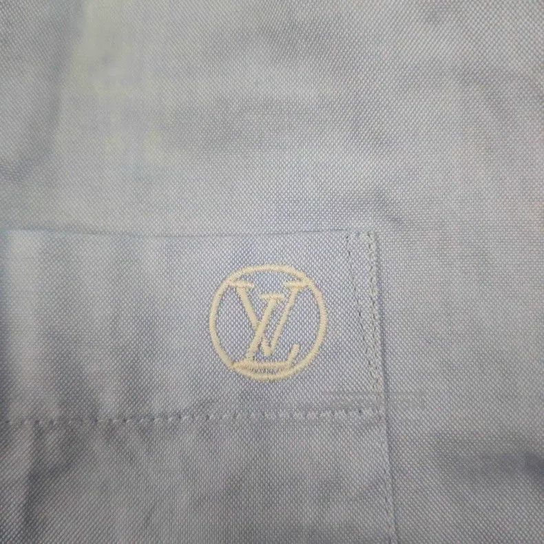 Louis Vuitton Louis Vuitton Blue Embroidered Logo Leather Badge Shirt Size XS / US 0-2 / IT 36-38 - 7 Thumbnail
