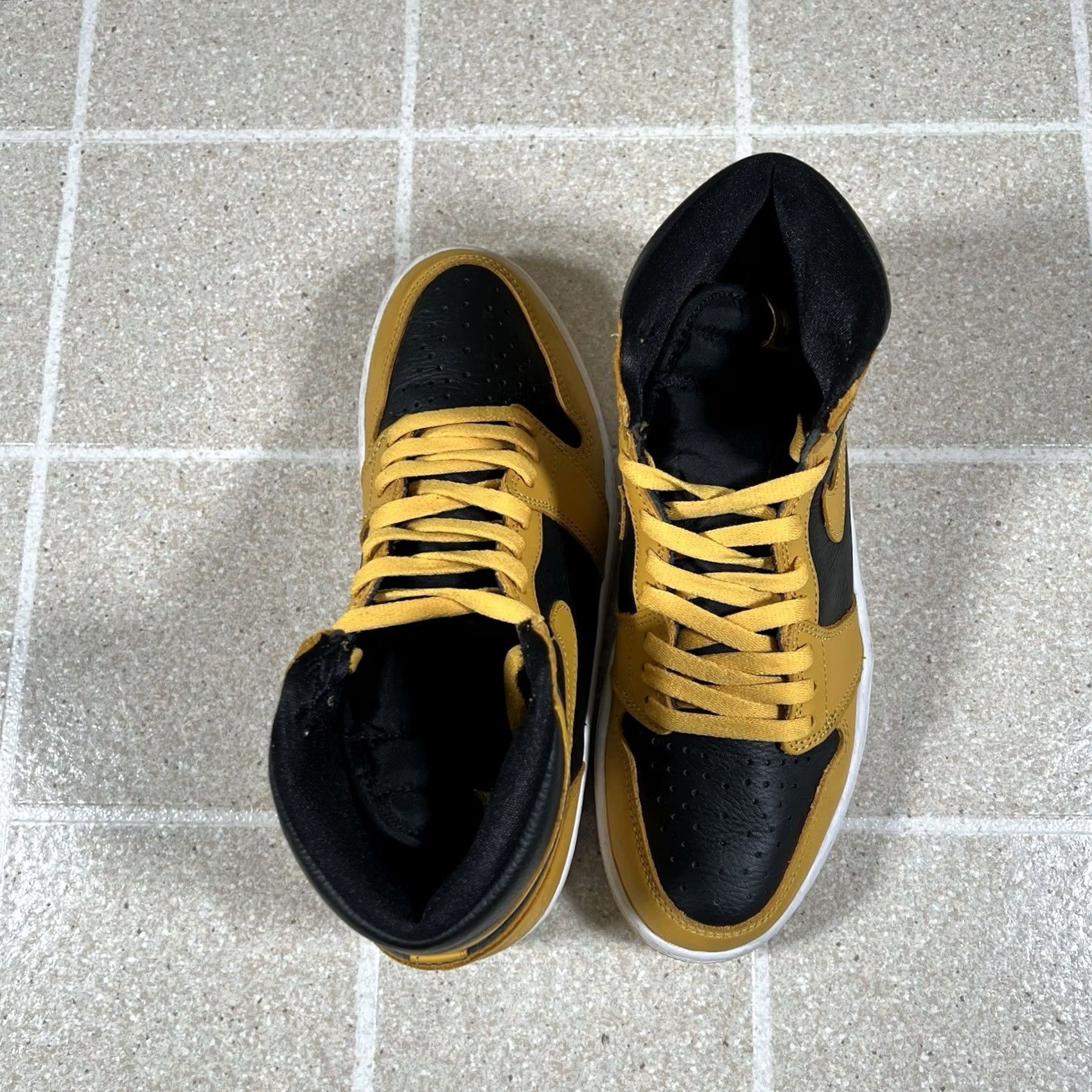 Jordan Brand Nike Air Jordan 1 Sneaker Mens Size 8.5 Yellow Retro High OG Pollen 555088-701 Size US 9 / EU 42 - 5 Thumbnail