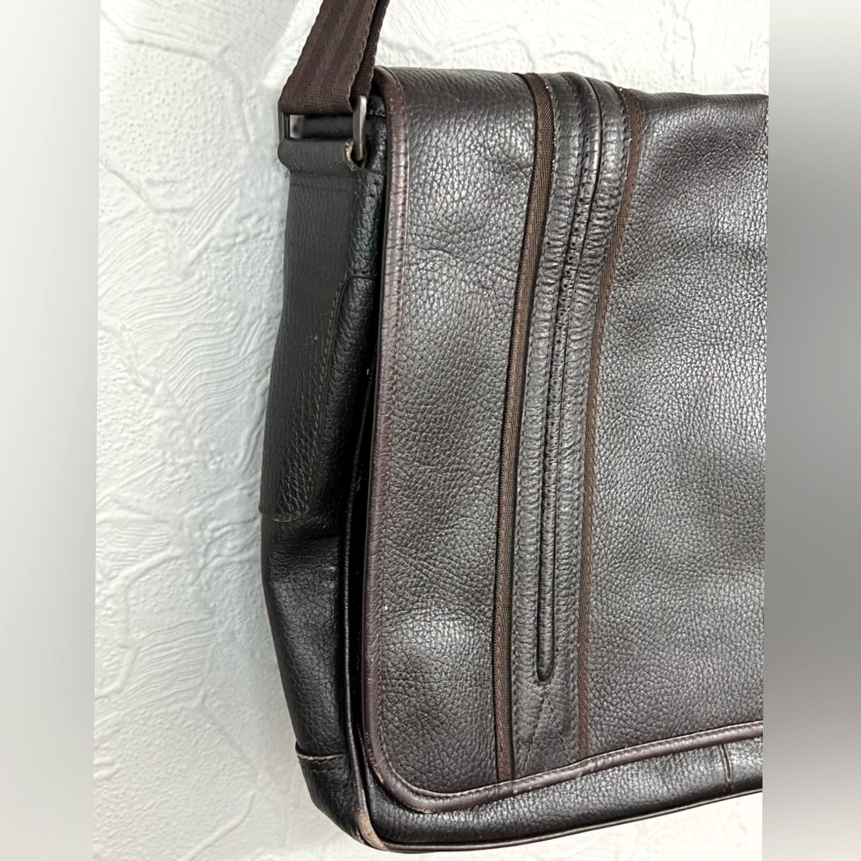 Vintage Arturo Calle Genuine Espresso Leather Shoulder Bag Cross Body Made In Columbia Unisex Adults Brown Leather Bag Shoulder Mens Womens Size ONE SIZE - 6 Thumbnail