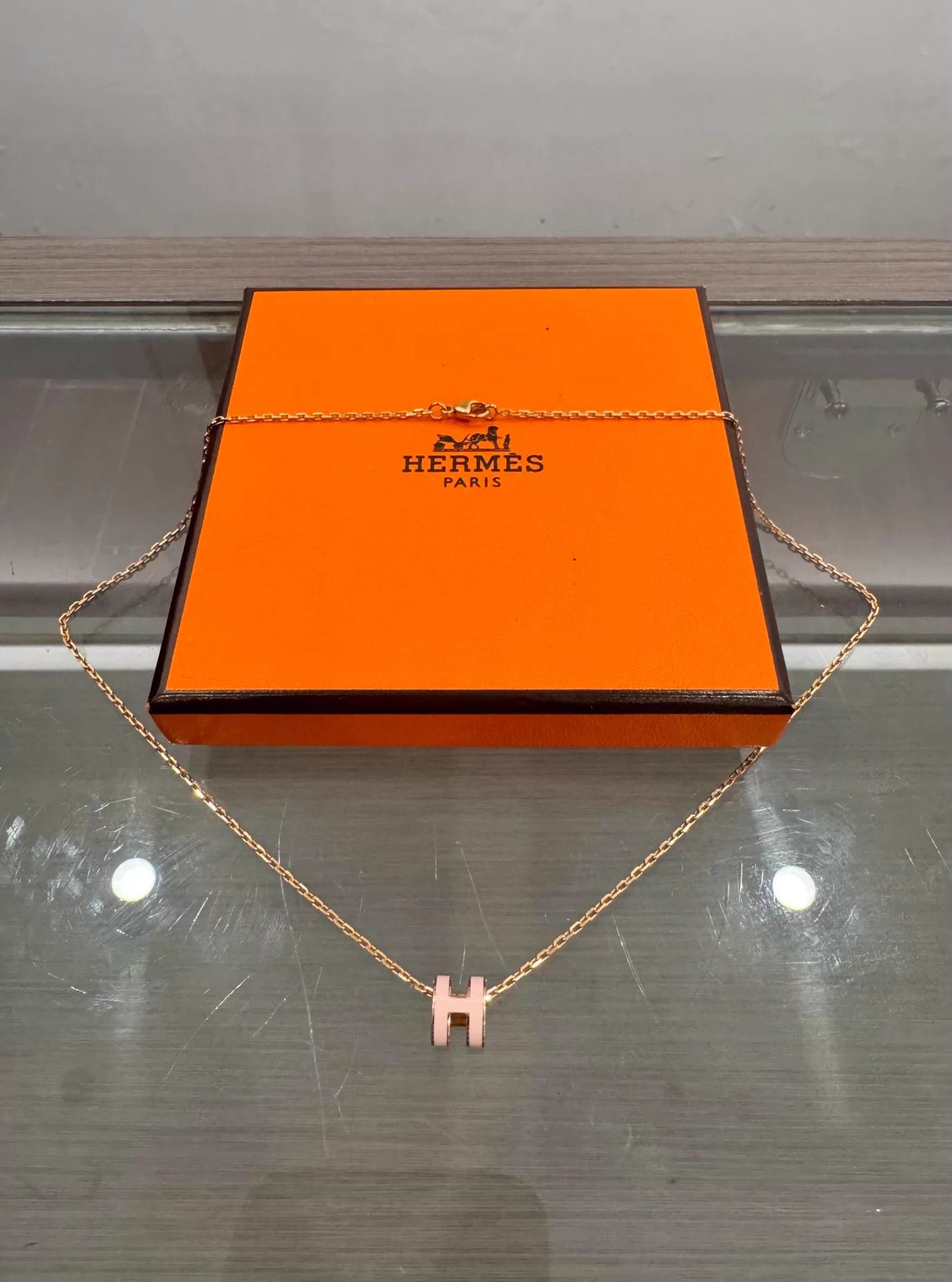 Hermes Hermes Pop H Mini Pink Enamel H Rose Gold Necklace Size ONE SIZE - 1 Thumbnail