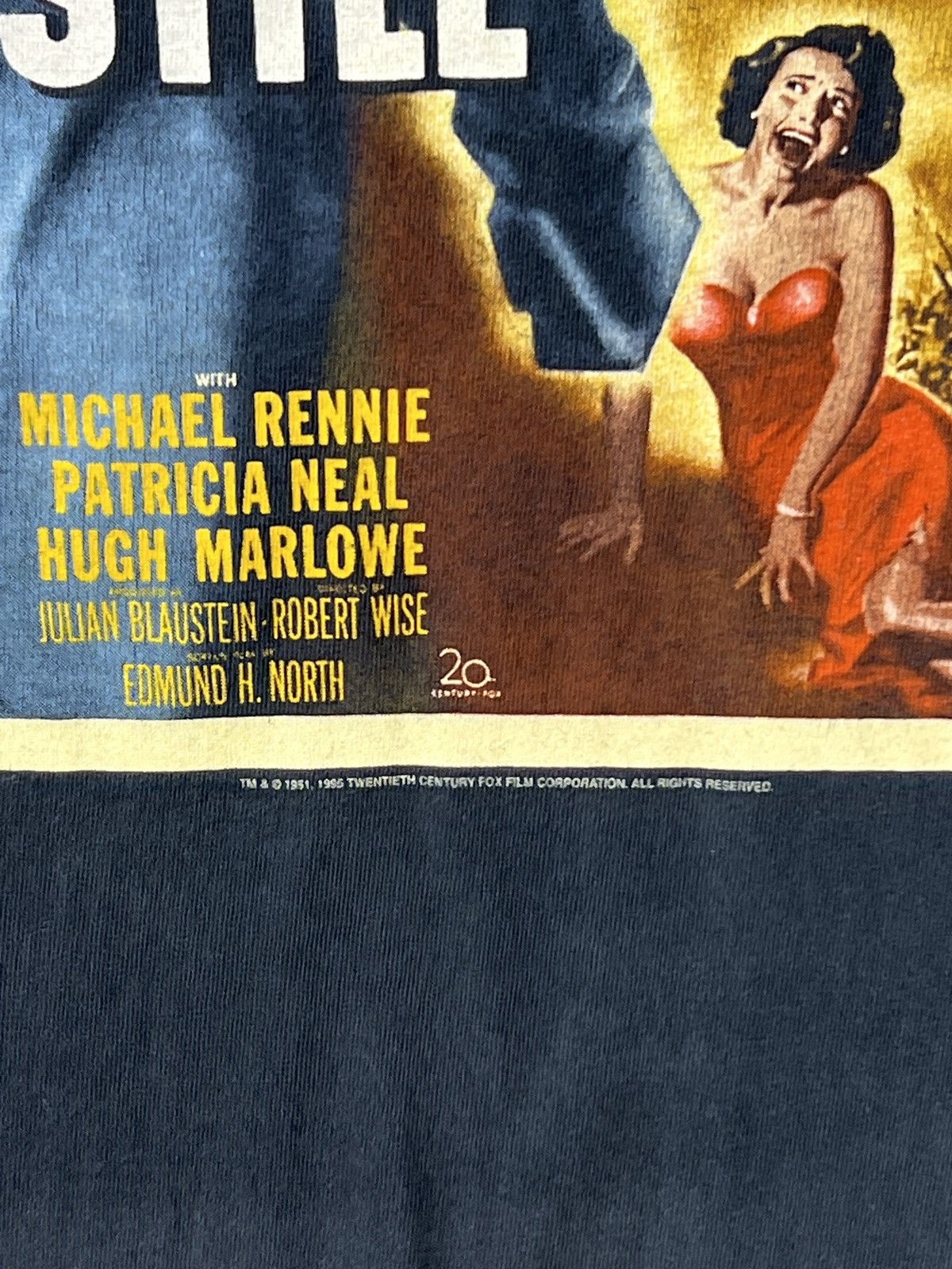 Vintage Vintage 1995 Day the Earth Stood Still Movie Promo Tee XL Size US XL / EU 56 / 4 - 5 Thumbnail