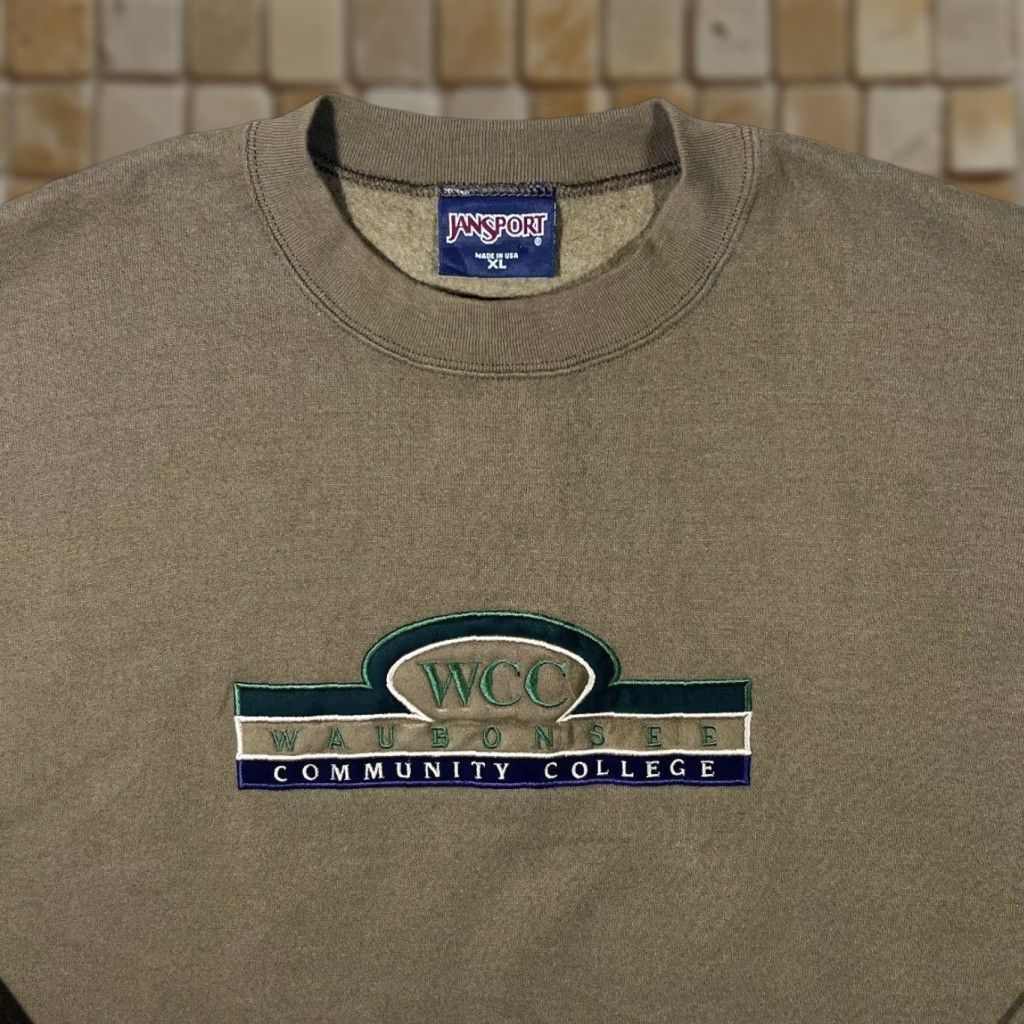 Jansport VINTAGE Jansport WCC Waubonsee Community College Embroidered Made In USA Brown Sweatshirt XL Mens Size US XL / EU 56 / 4 - 1 Thumbnail