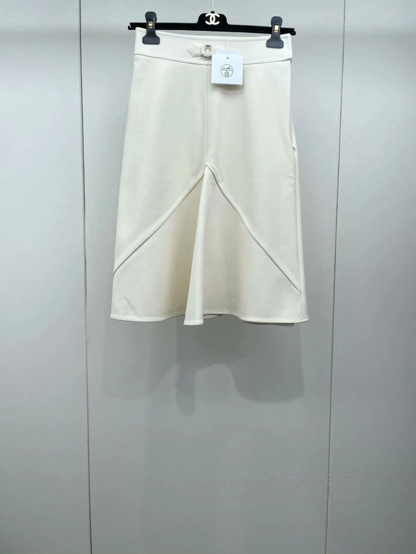 Hermes Hermes Cream Color Midi Skirt. Size 28" / US 6 / IT 42 - 1 Thumbnail