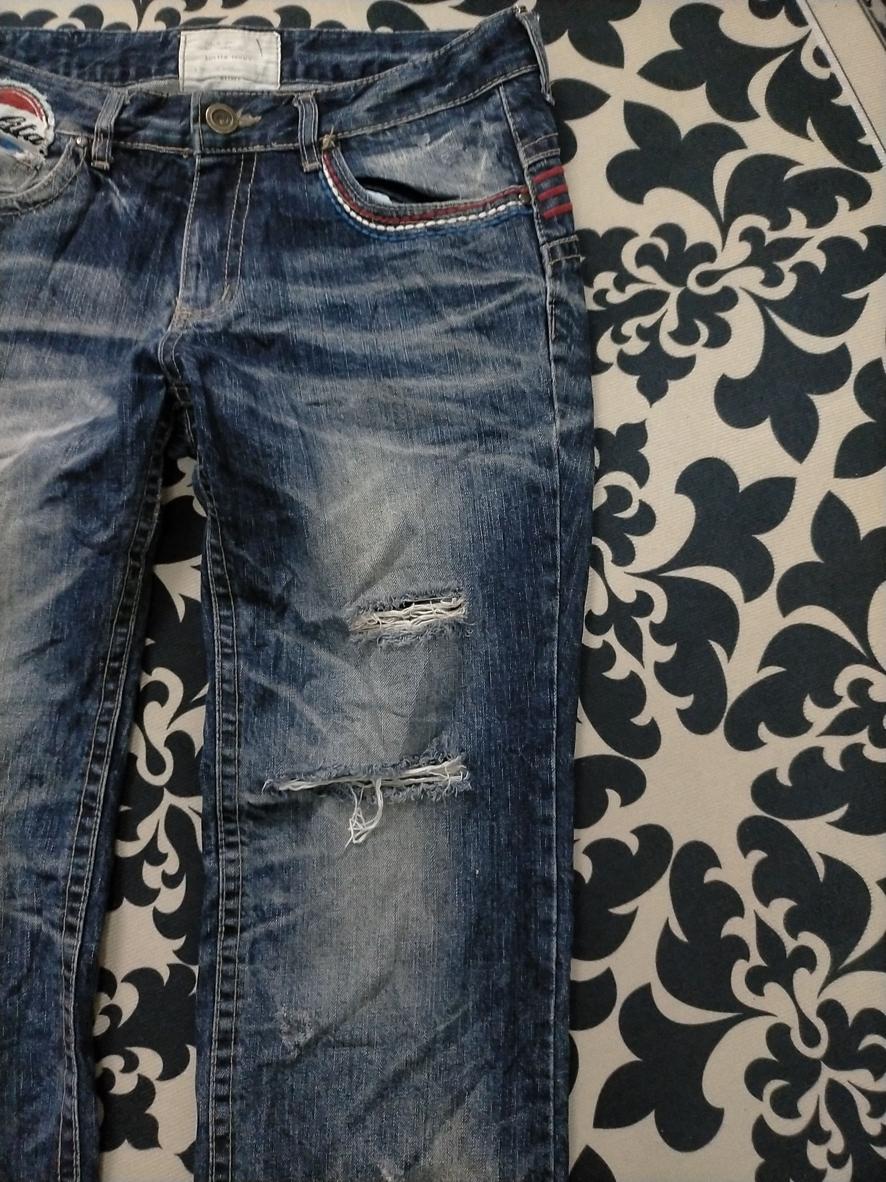 If Six Was Nine × Le Grande Bleu (L.G.B.) × Tornado Mart 🔥Washed🔥90s Insane Lolita Distressed Jeans Size US 33 - 4 Thumbnail