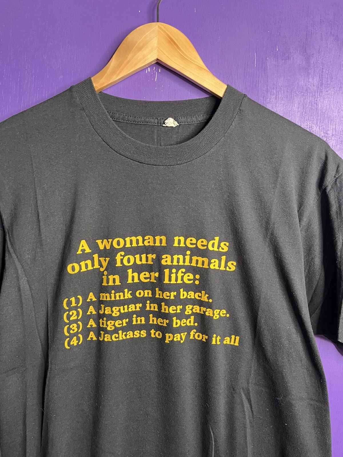 Vintage Vintage 80s A woman needs only 4 animals t-shirt Size US M / EU 48-50 / 2 - 3 Thumbnail