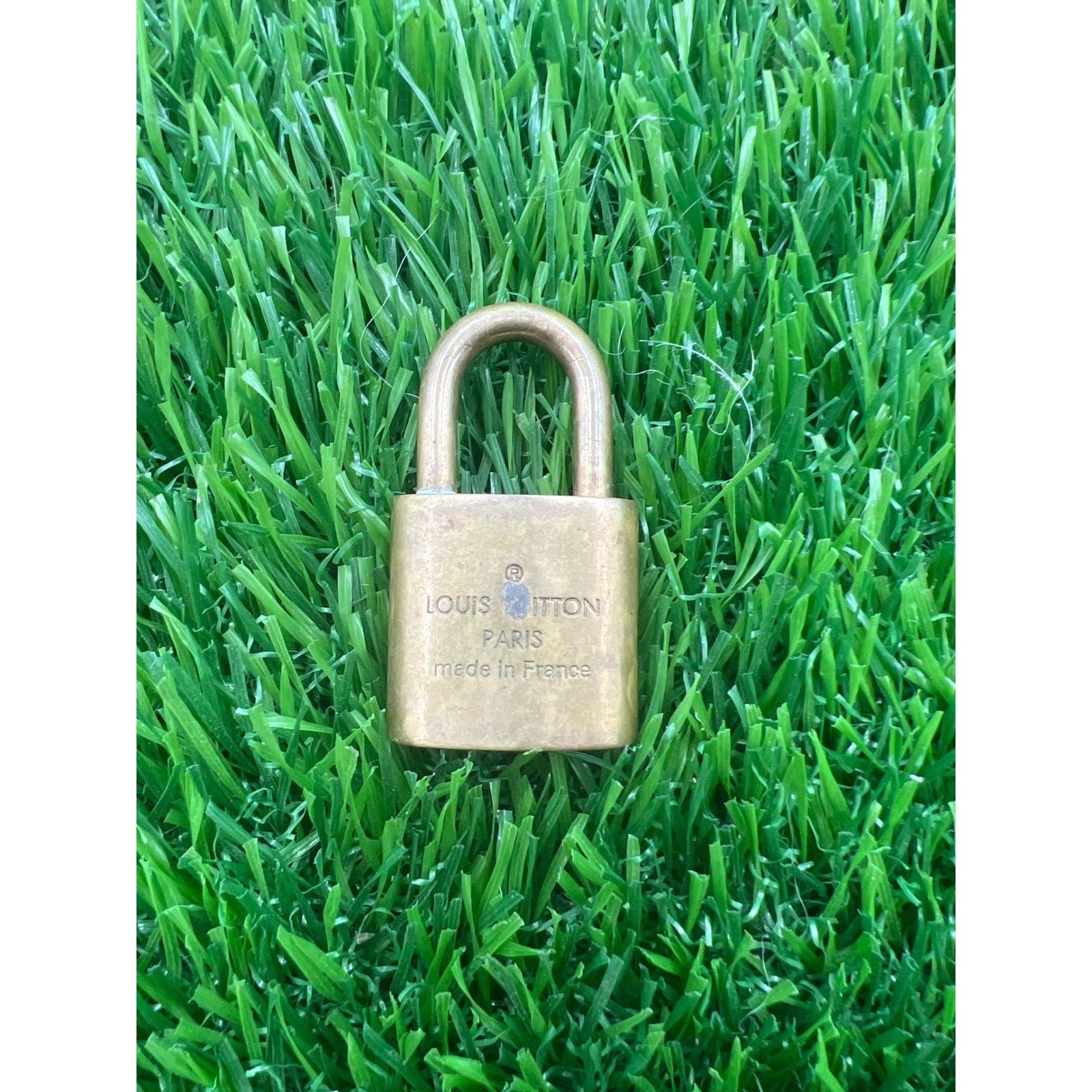Louis Vuitton Louis Vuitton Padlock Lock Gold Tone Authentic Luggage Lock Size ONE SIZE - 2 Thumbnail