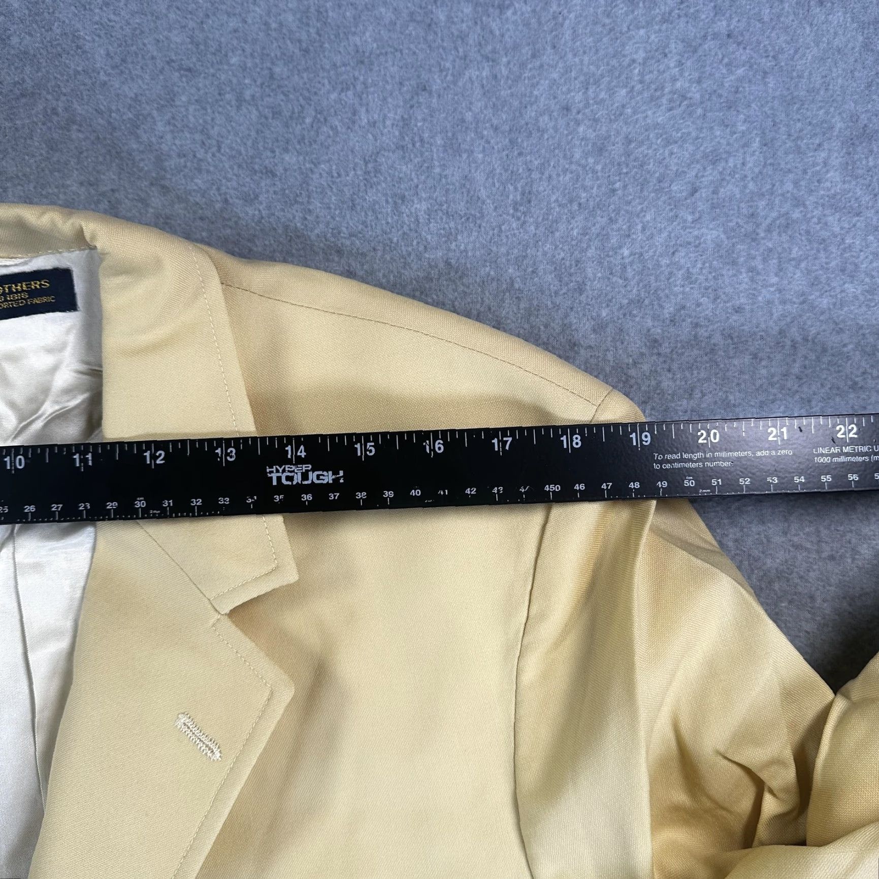 Brooks Brothers VINTAGE Brooks Brothers Blazer Sport Coat Mens 44 Regular Wool Beige Nautical Classic Two-Piece Notch Lapel 2-Button Cuffs Anchor Buttons USA Size 44R - 5 Thumbnail