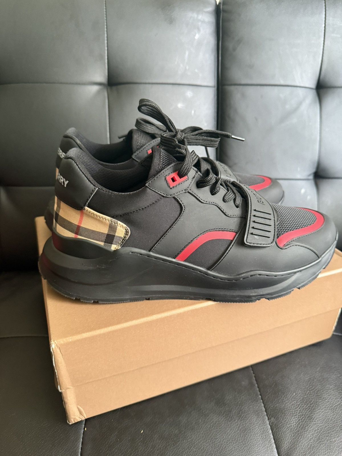 Burberry Burberry check suede leather Size US 9 / EU 42 - 1 Thumbnail