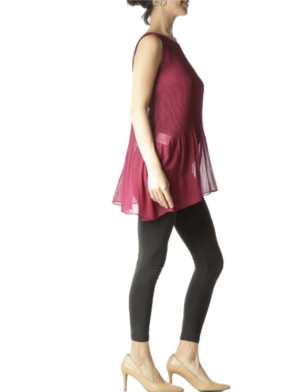 Bcbgmaxazria BCBGeneration Burgundy Pleated Flared Top Blouse Sz. M Size M / US 6-8 / IT 42-44 - 3 Thumbnail