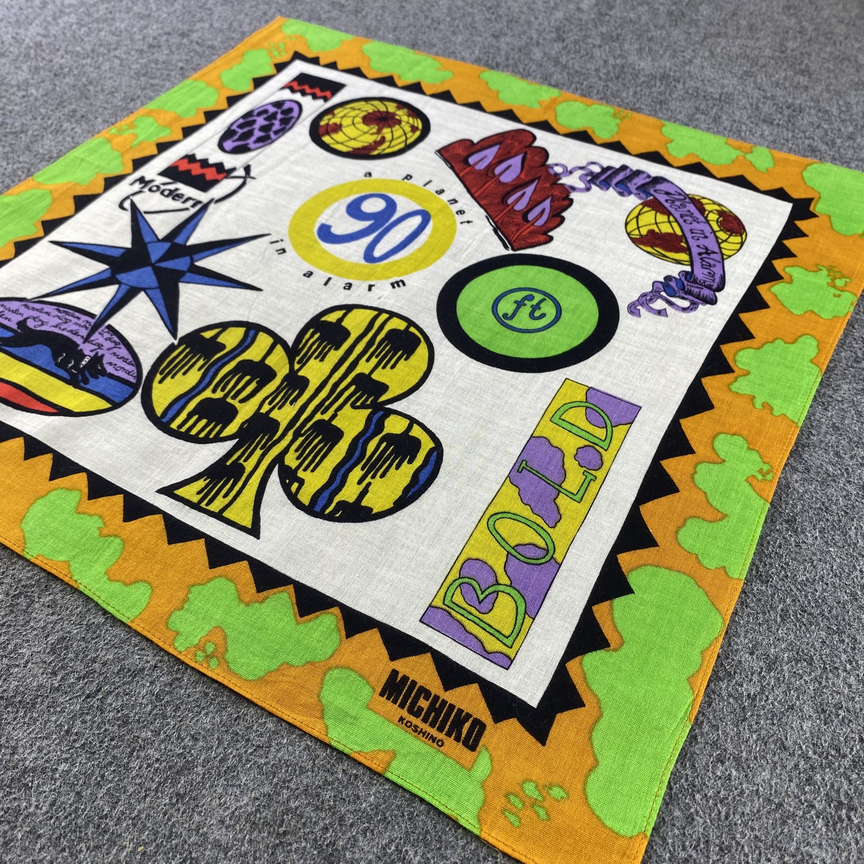 Michiko Koshino Michiko Koshino Handkerchief/Neckerchief/Bandana HC651 Size ONE SIZE - 2 Thumbnail