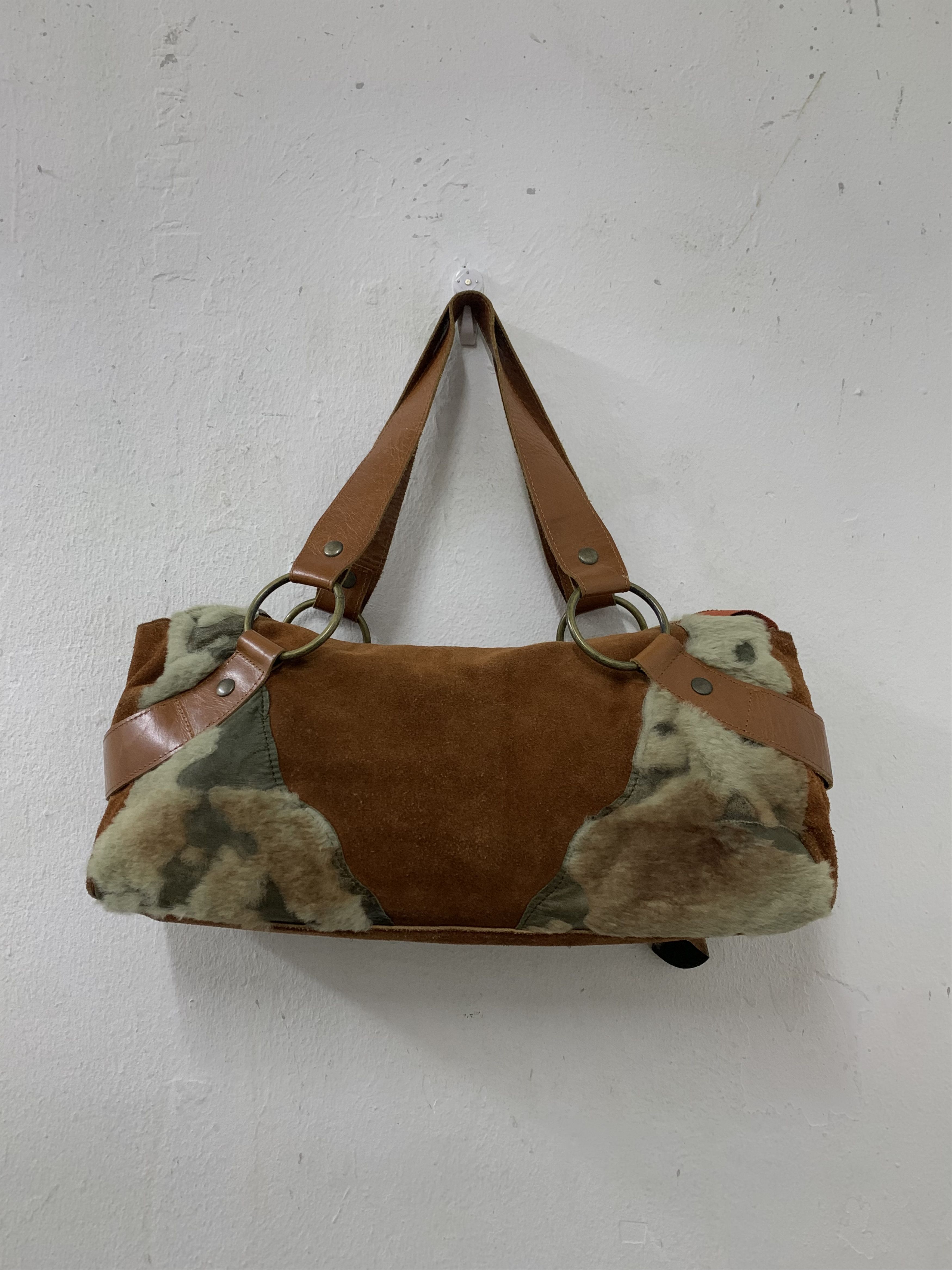 Japanese Brand Trafico Leather Shoulder Bag Size ONE SIZE - 2 Thumbnail