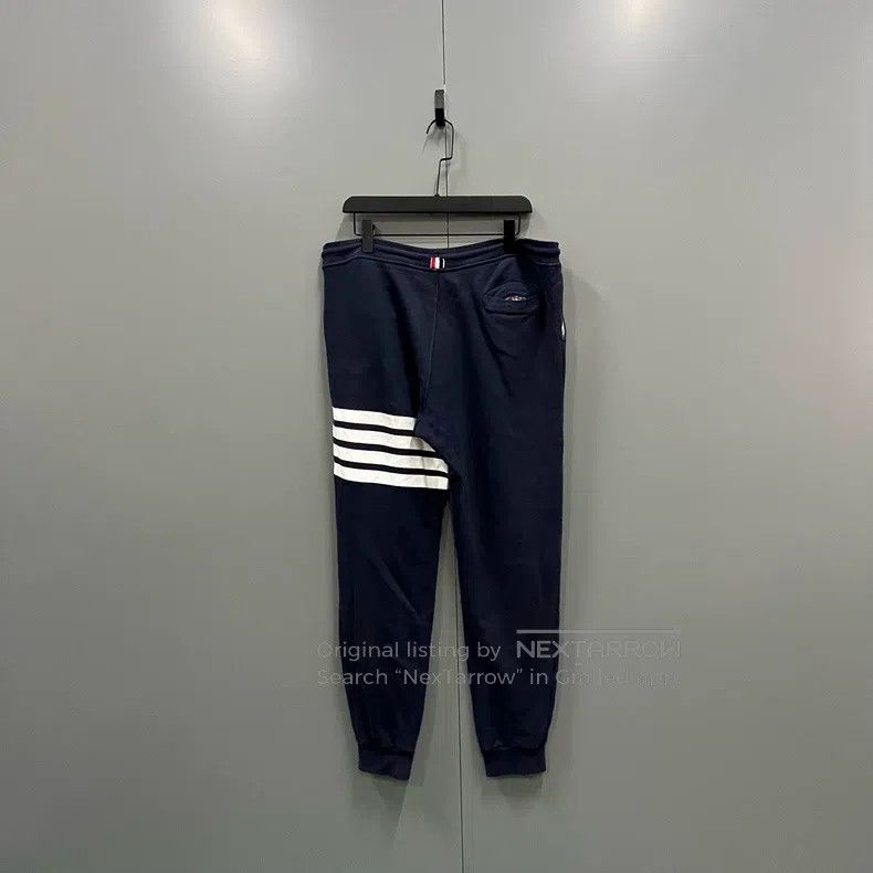 Thom Browne Thom Browne size 2 Classic Four-Striped Navy Sweatpants Size US 28 / EU 44 - 2 Thumbnail