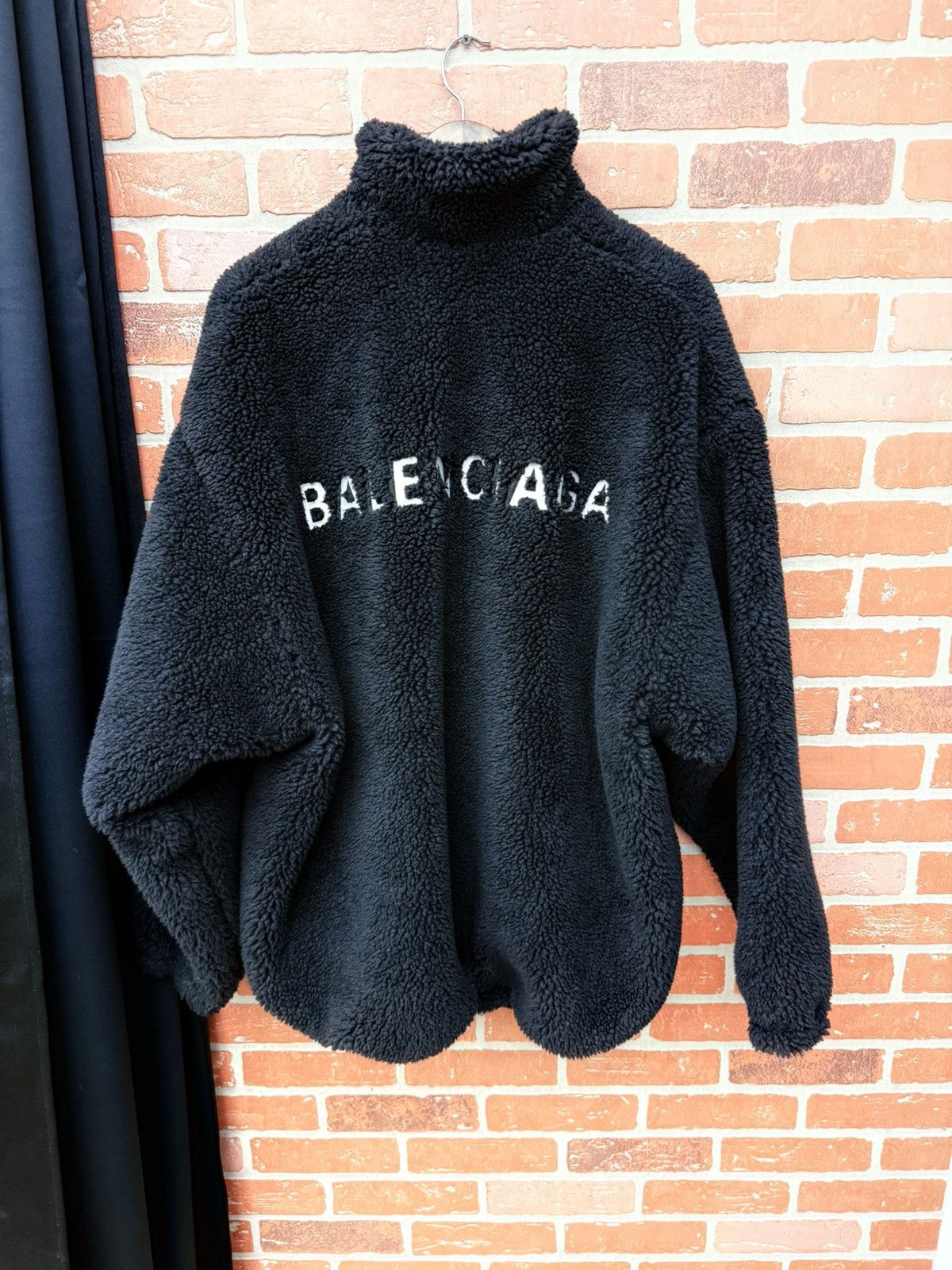 Balenciaga Balenciaga Women's Back Zip-up Jacket black faux-shearling Size S / US 4 / IT 40 - 1 Thumbnail