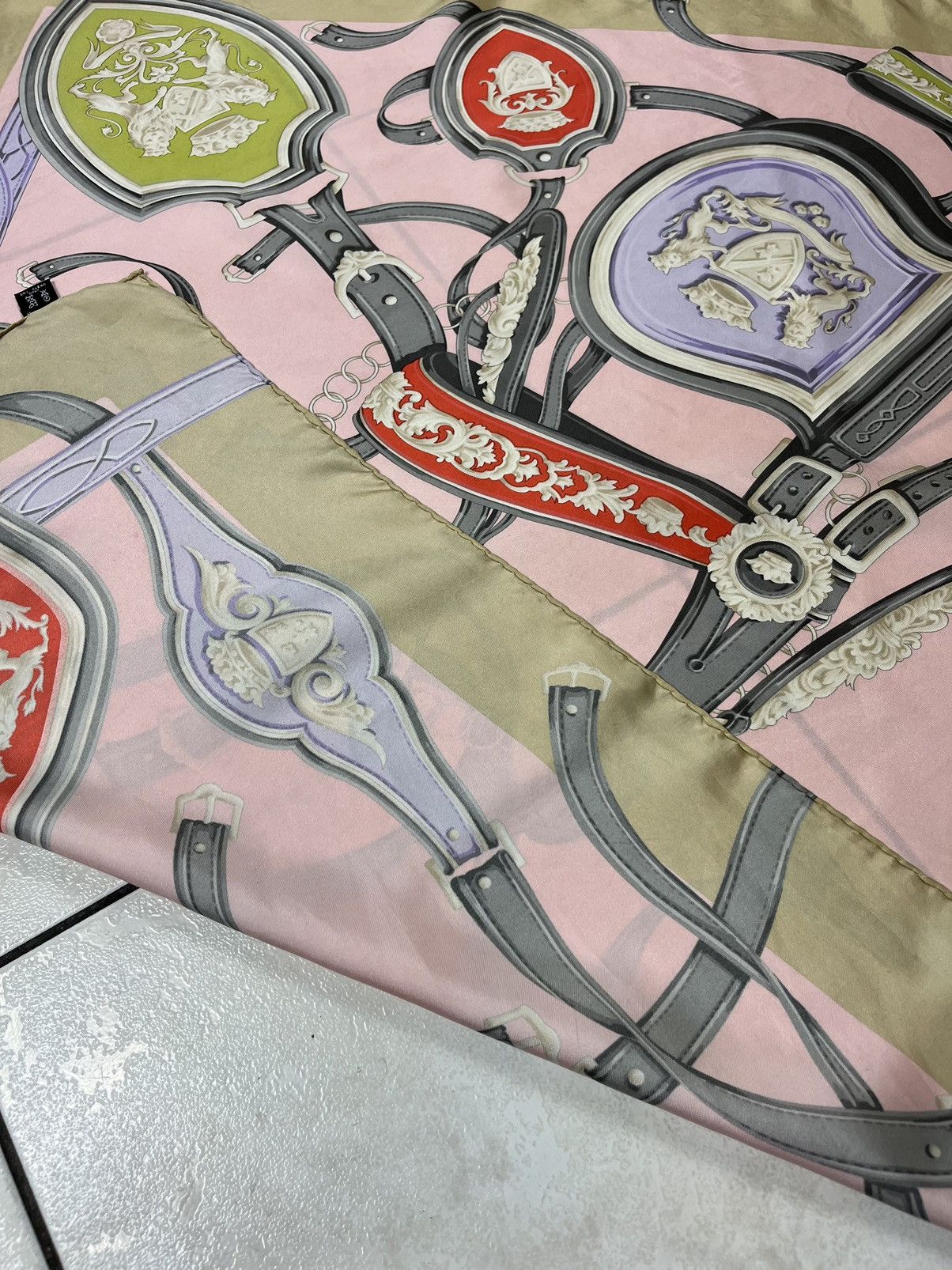 Aigner × Etienne Aigner × Vintage Vintage Aigner silk scarf Italy painted handkerchief Size ONE SIZE - 18 Thumbnail