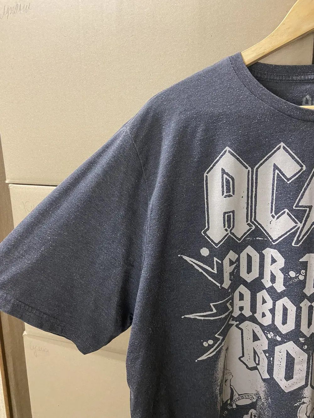 Band Tees VINTAGE AC/DC FOR THOSE ABOUT TO ROCK WE SALUTE TEE T SHIRT Size US XXL / EU 58 / 5 - 6 Thumbnail