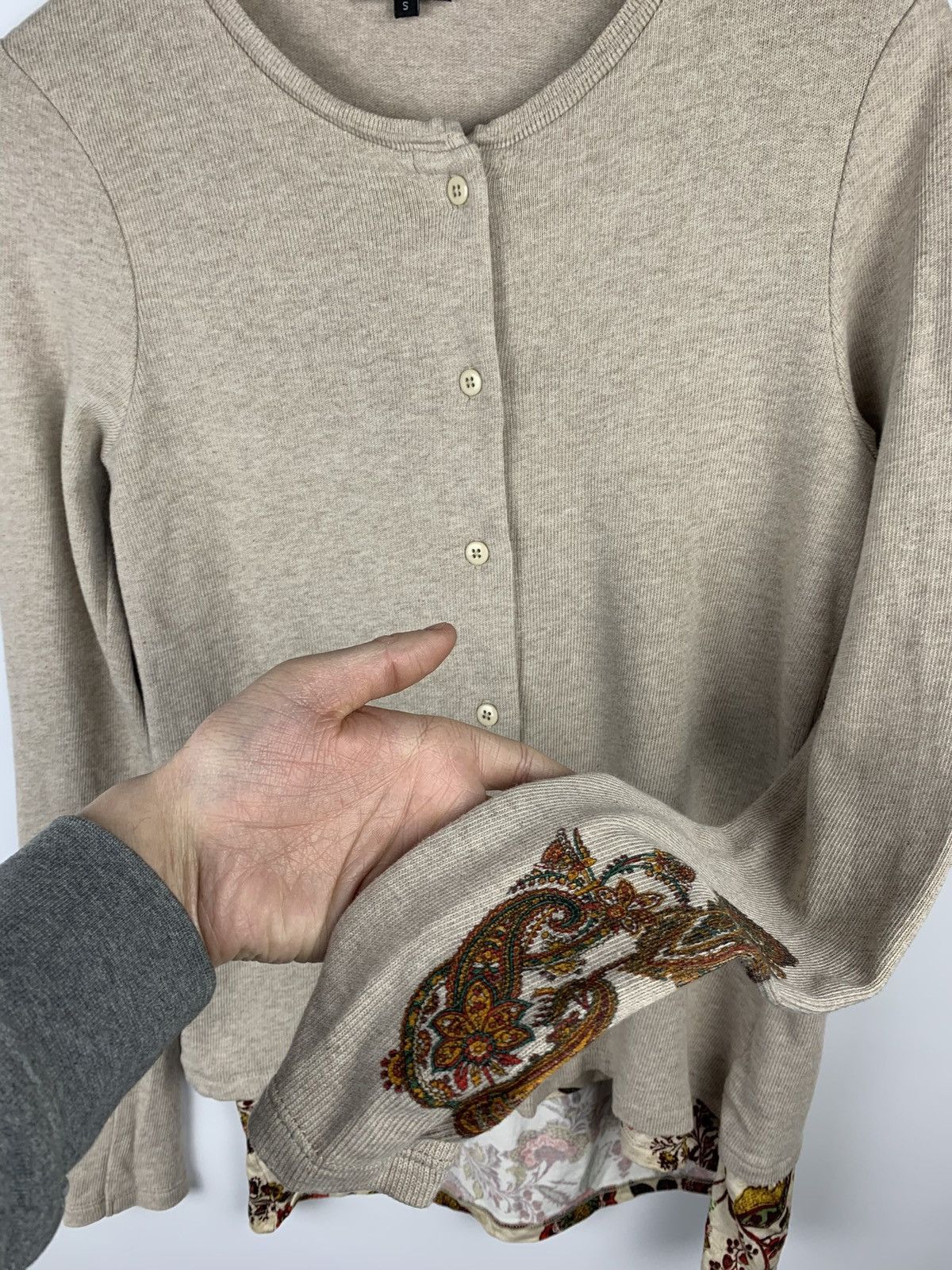 Desigual Desigual Paisley Cardigan Women’s Size S Buttons Beige Size S / US 4 / IT 40 - 5 Thumbnail