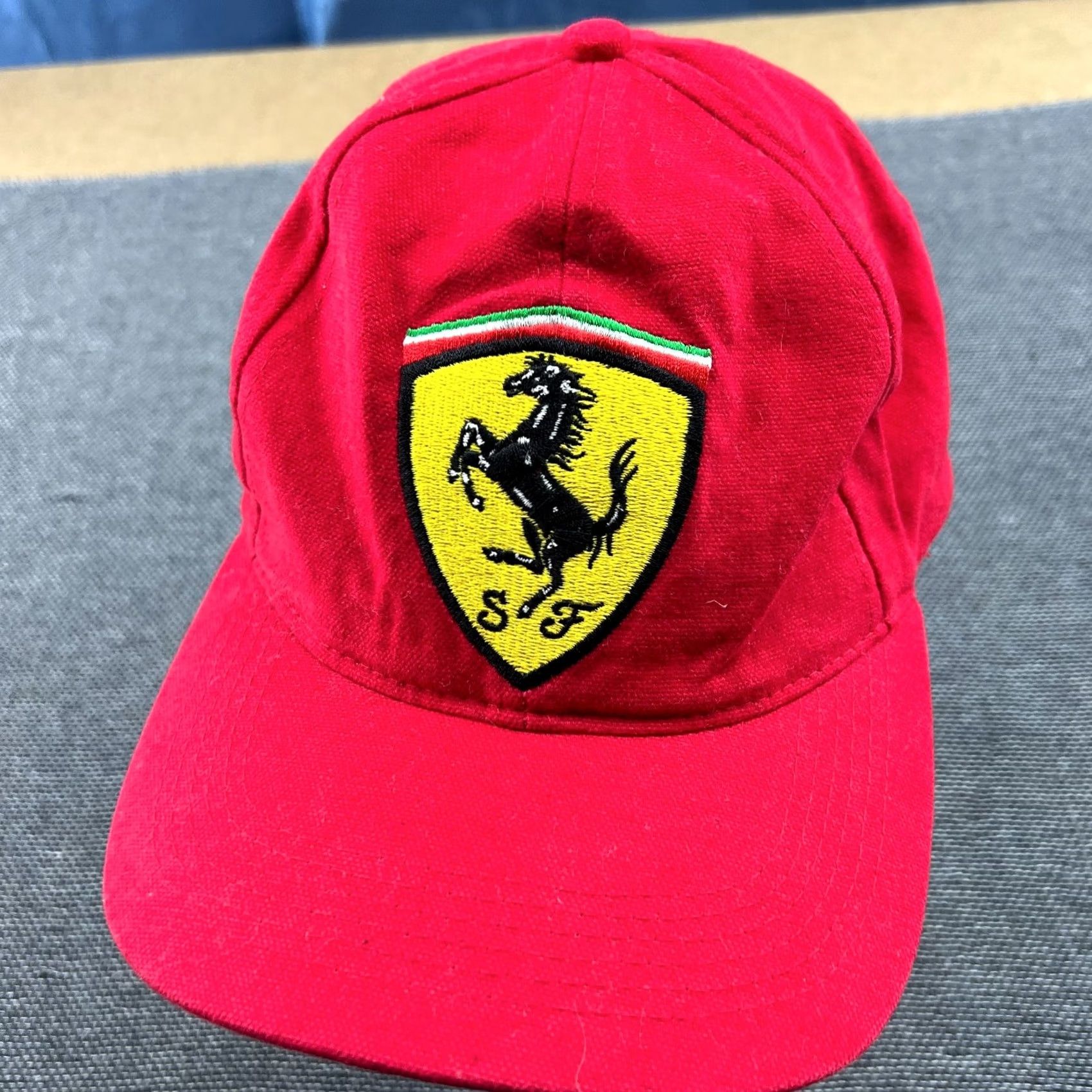 Ferrari VINTAGE Ferrari Scudaria Cap OS Adjustable Racing Red Official Product 90s Unisex Adults Beanie Hat Mens Womens Os Red Size ONE SIZE - 2 Thumbnail