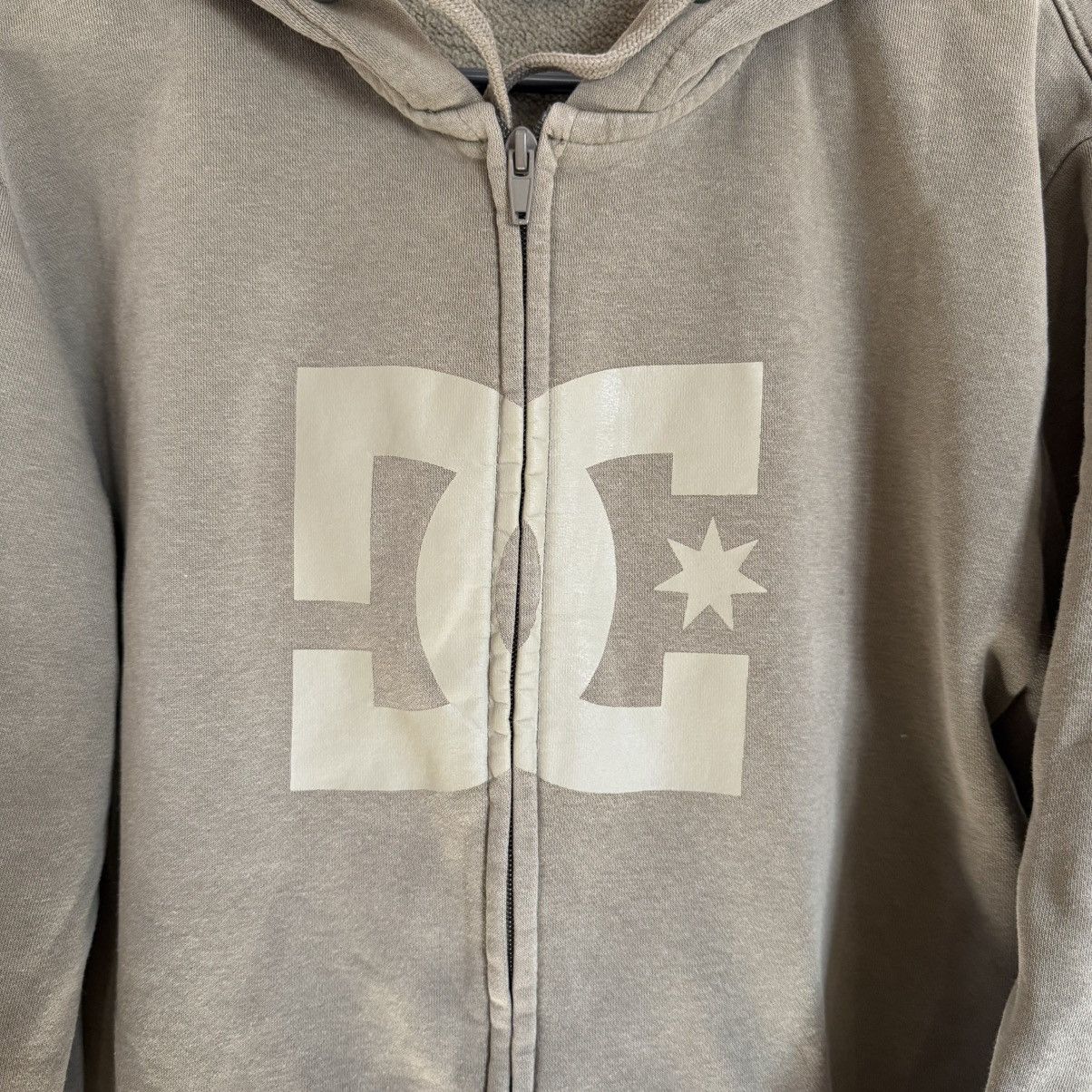 DC Vintage DC Zip hoodie Centre Logo Skate Wear Y2K 00s Size US M / EU 48-50 / 2 - 3 Thumbnail