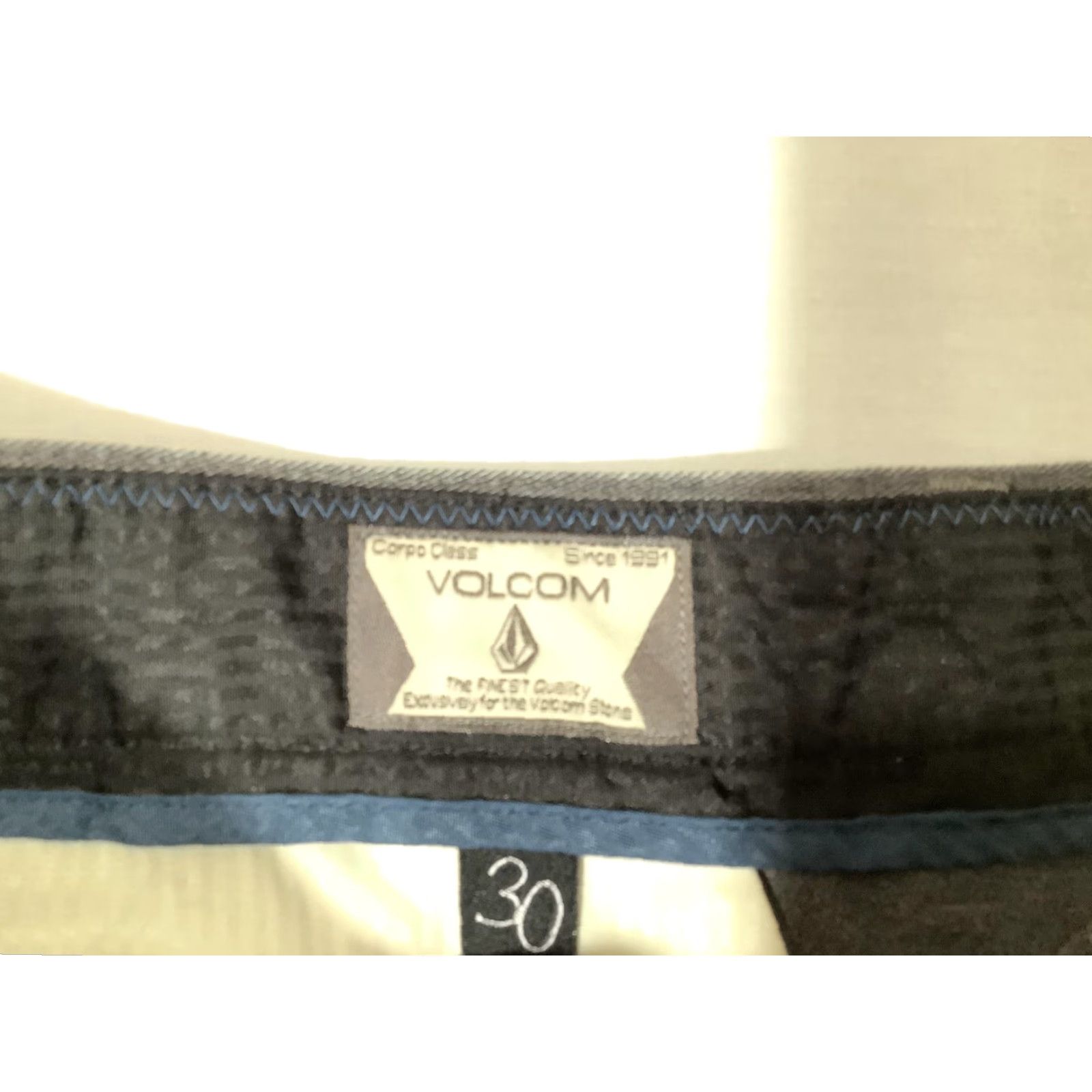 Volcom Volcom Chino Shorts Mens 30 Gray Casual Summer 11in Inseam Flat Front Pockets Regular Non-NV Size US 30 / EU 46 - 3 Thumbnail