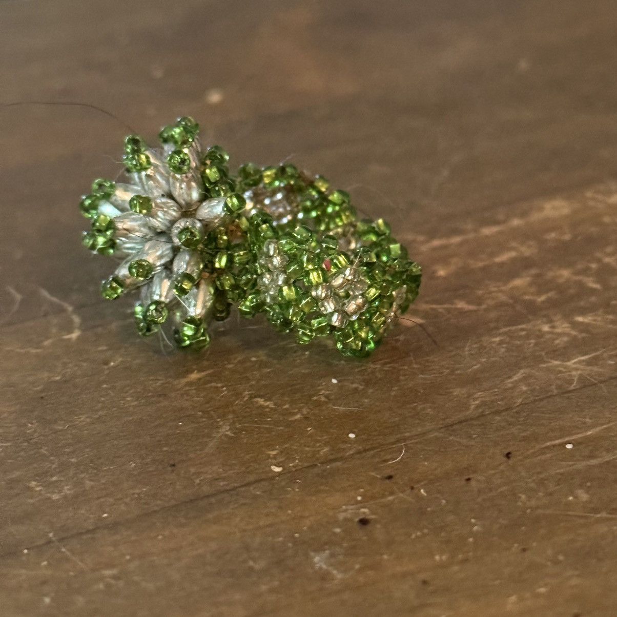 Vintage Vintage green and silver woven beaded starburst ring Size ONE SIZE - 7 Thumbnail