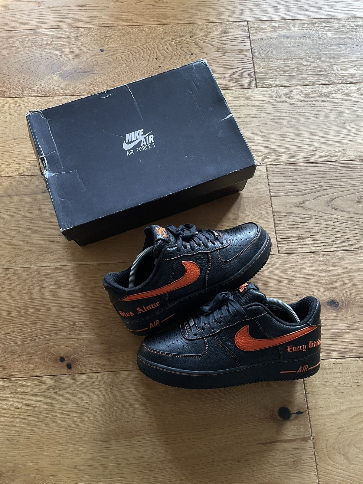 Nike × Vlone Vlone Nike Air Force 1 Low US9 Size US 9 / EU 42 - 2 Thumbnail