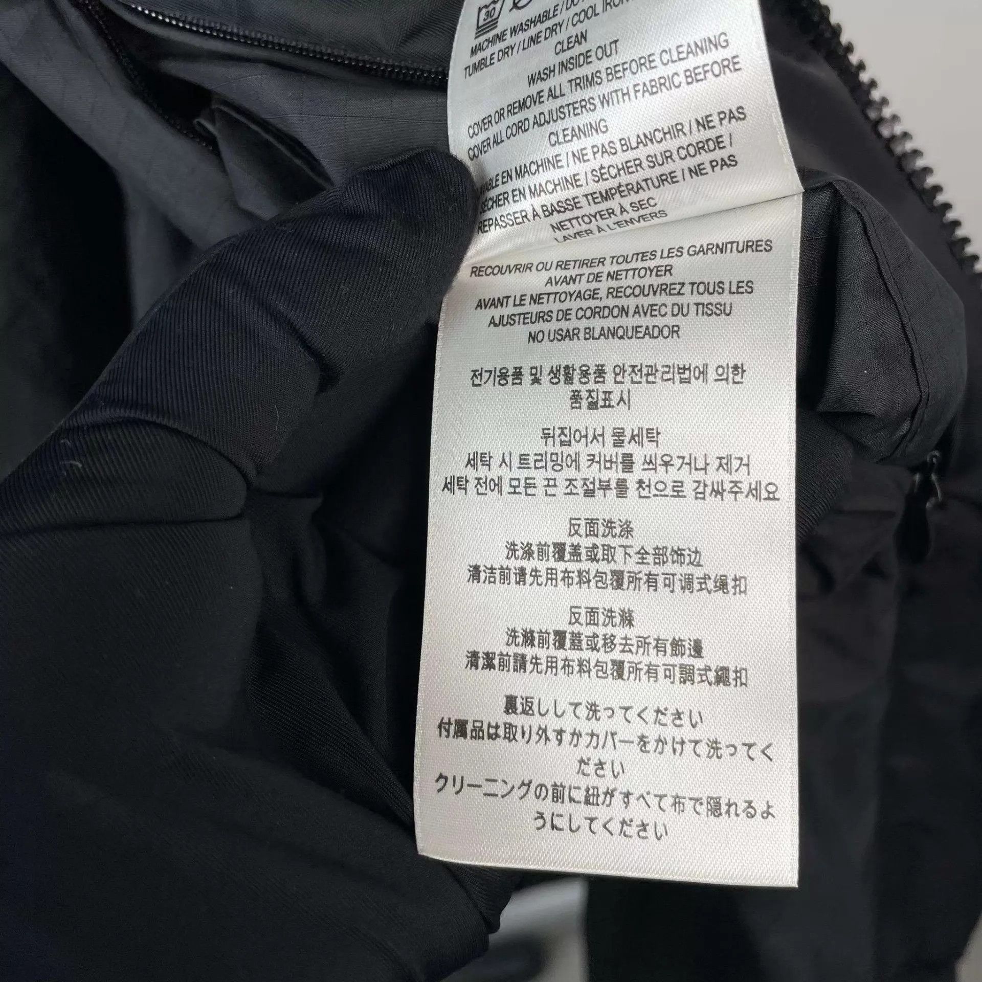Burberry Burberry Horseferry Print Cotton Puffer Jacket M Black Size US M / EU 48-50 / 2 - 9 Thumbnail